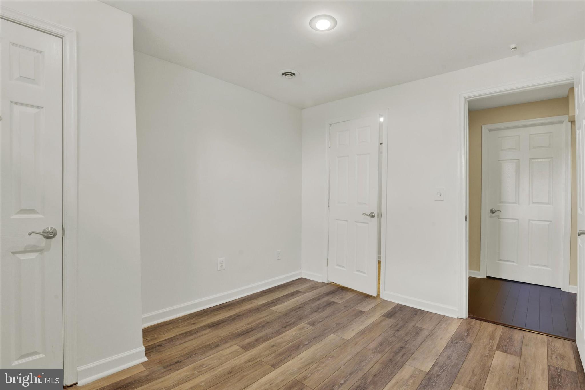 MEADOWBROOK - Residential