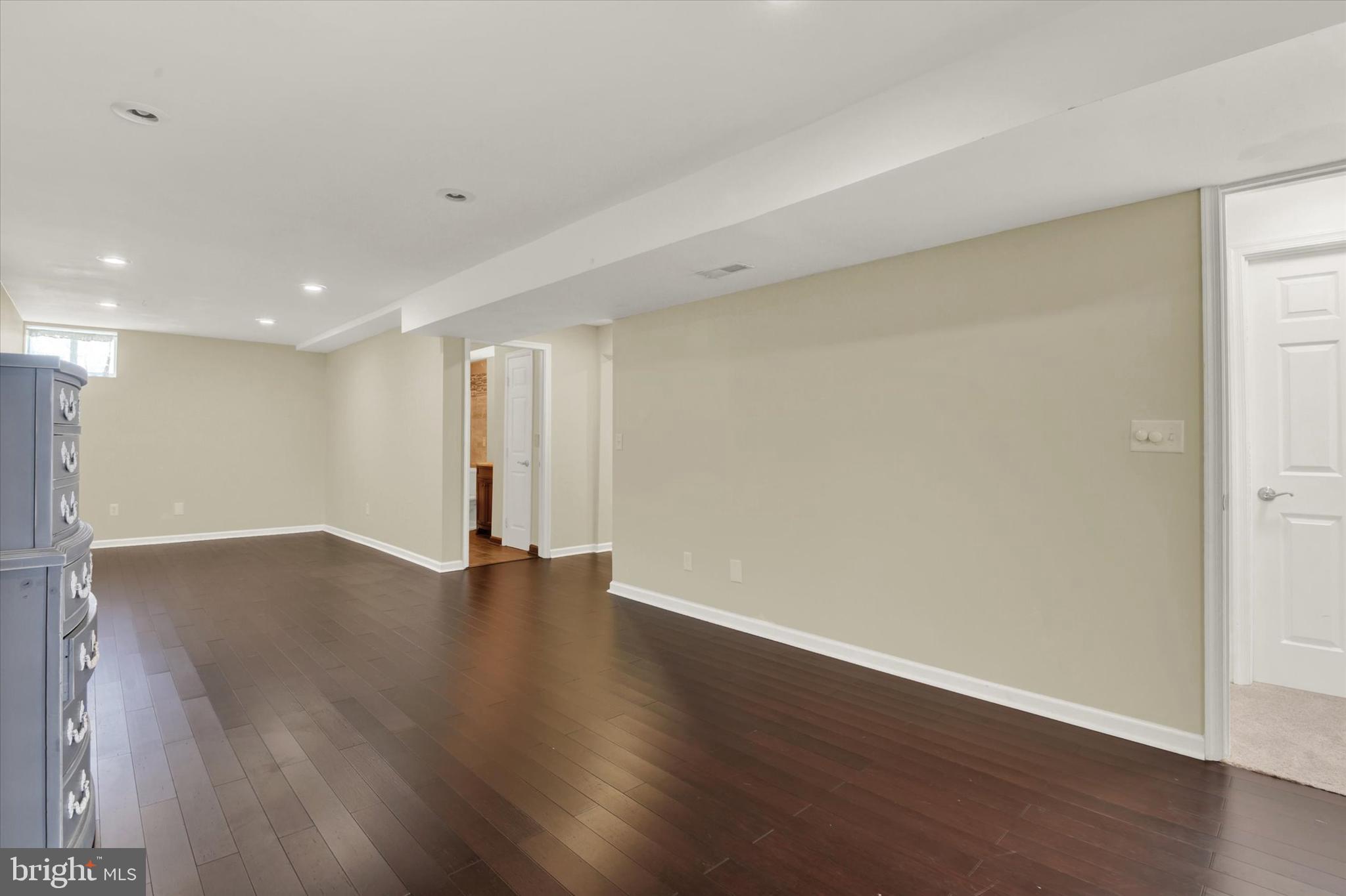 MEADOWBROOK - Residential