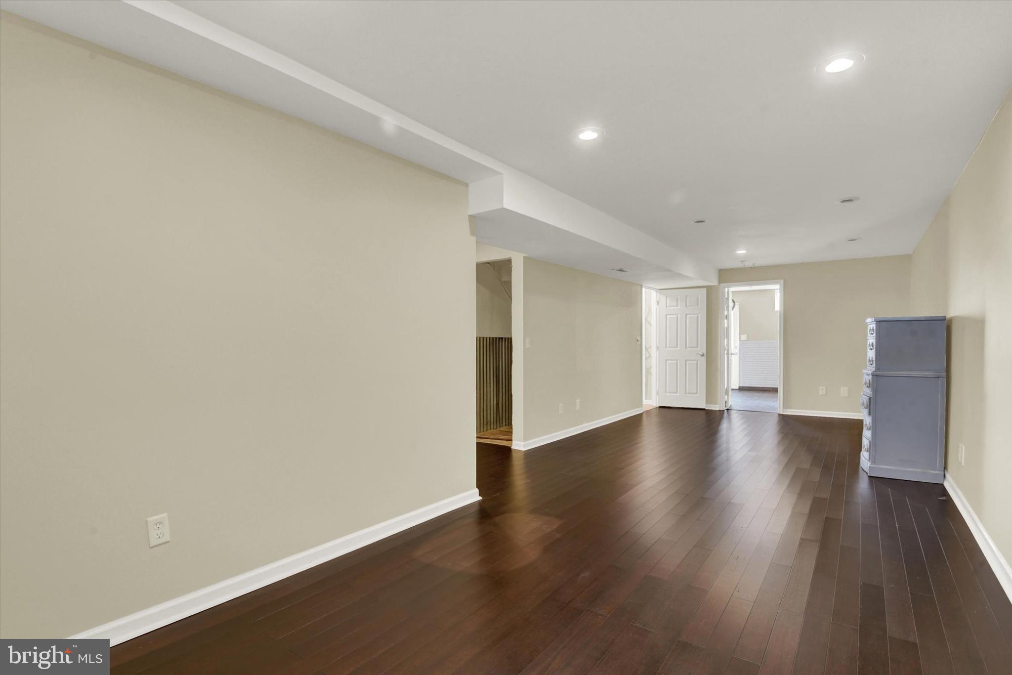 MEADOWBROOK - Residential