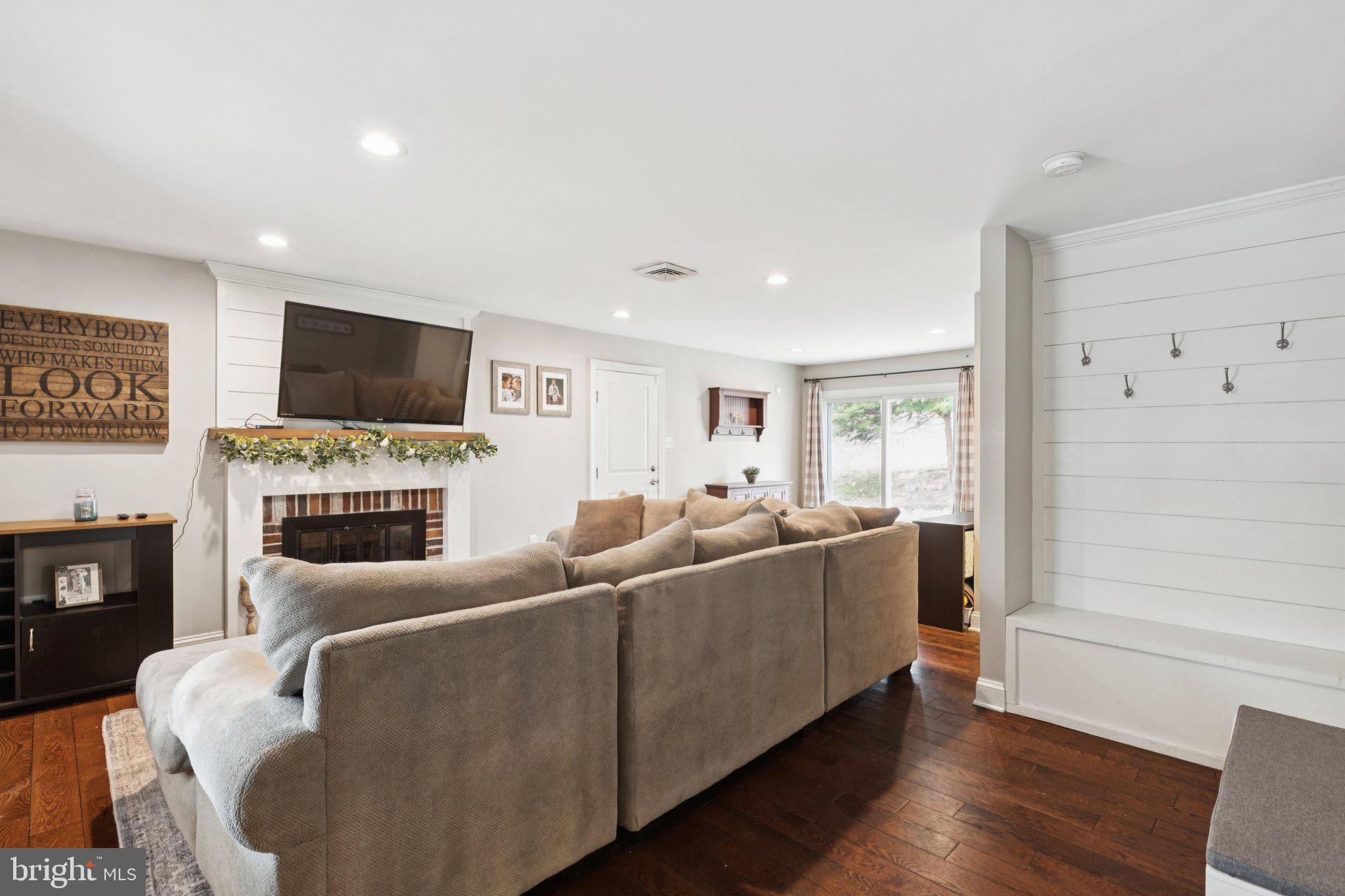 WEAVERS POND - Residential