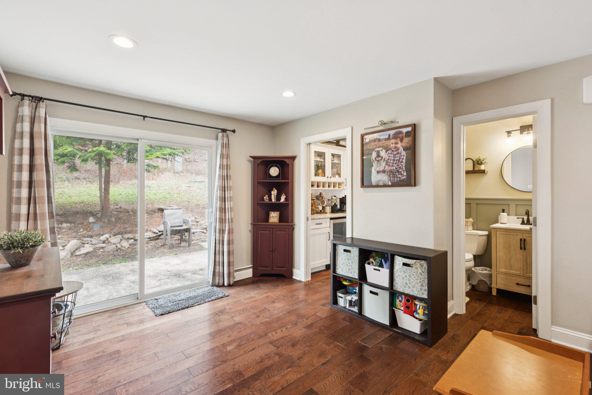 WEAVERS POND - Residential