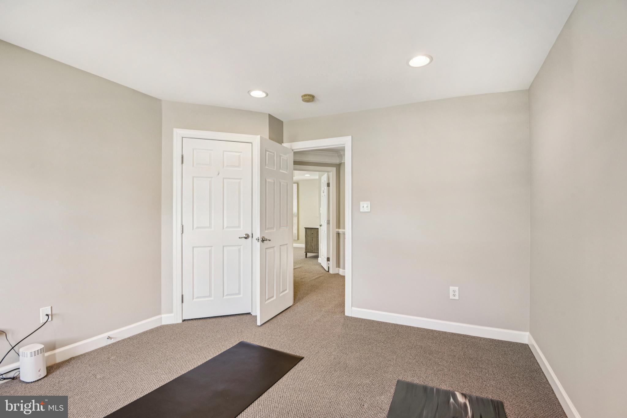 WATERBURY FOREST - Residential