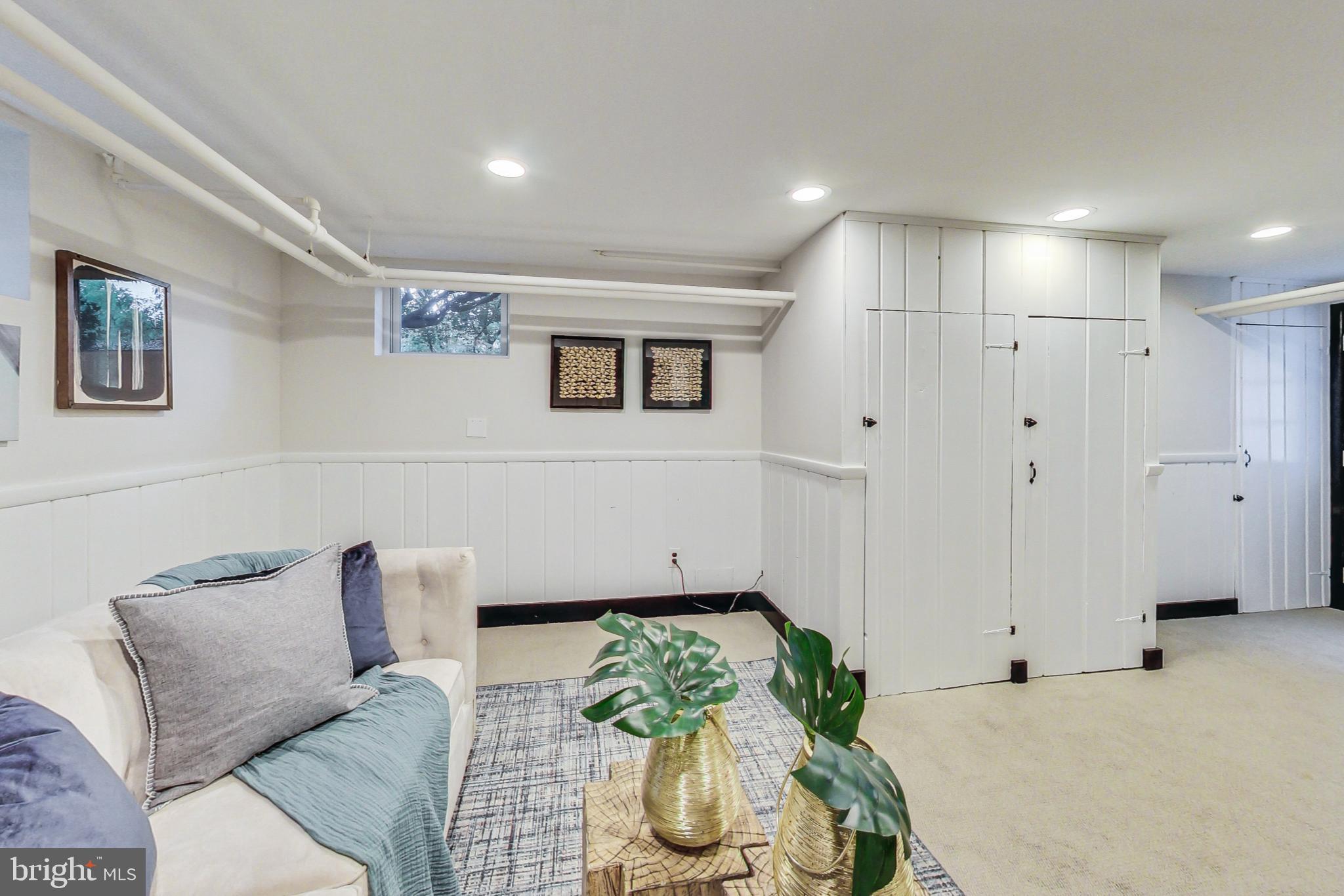 INDIAN SPRING PARK - Residential