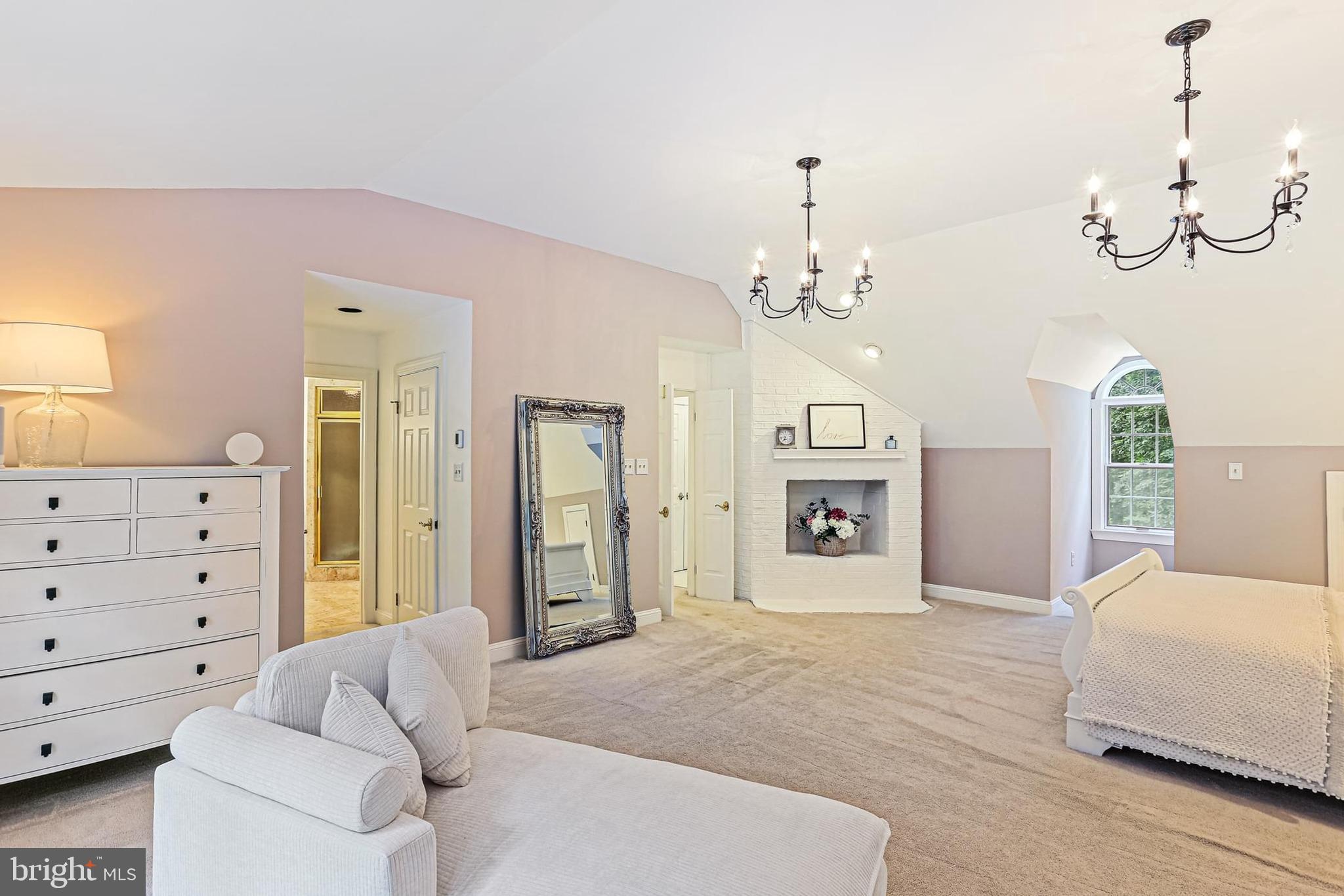 TRIADELPHIA WOODS - Residential