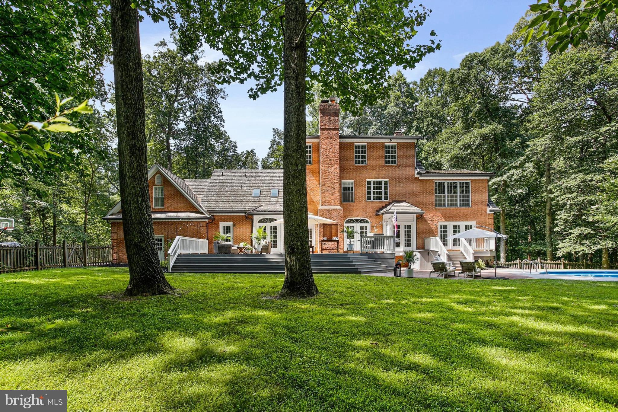 TRIADELPHIA WOODS - Residential