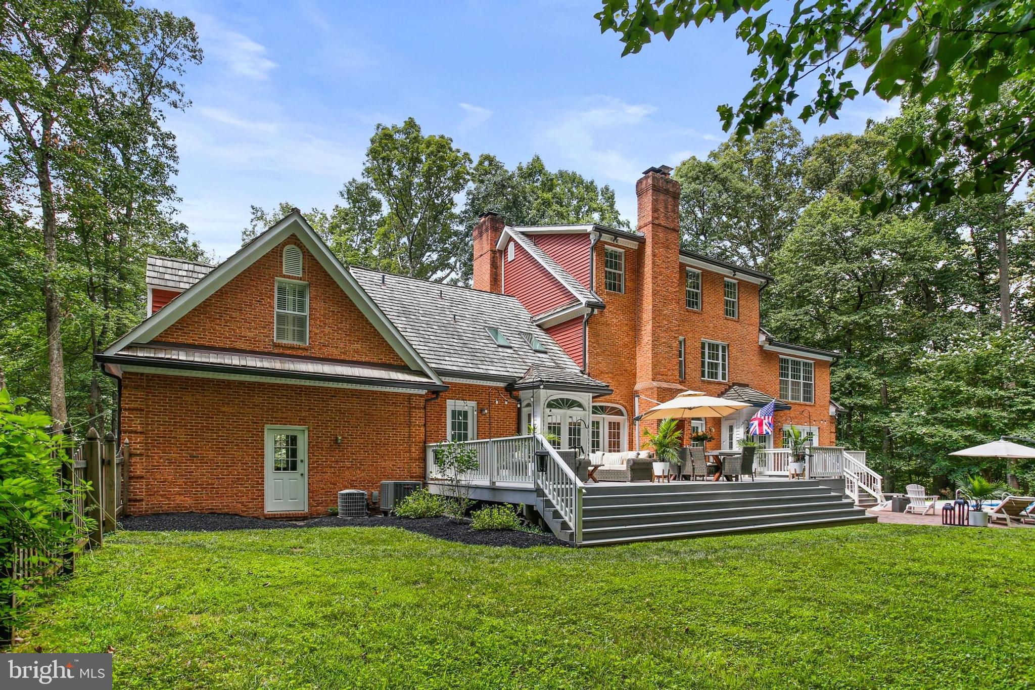 TRIADELPHIA WOODS - Residential