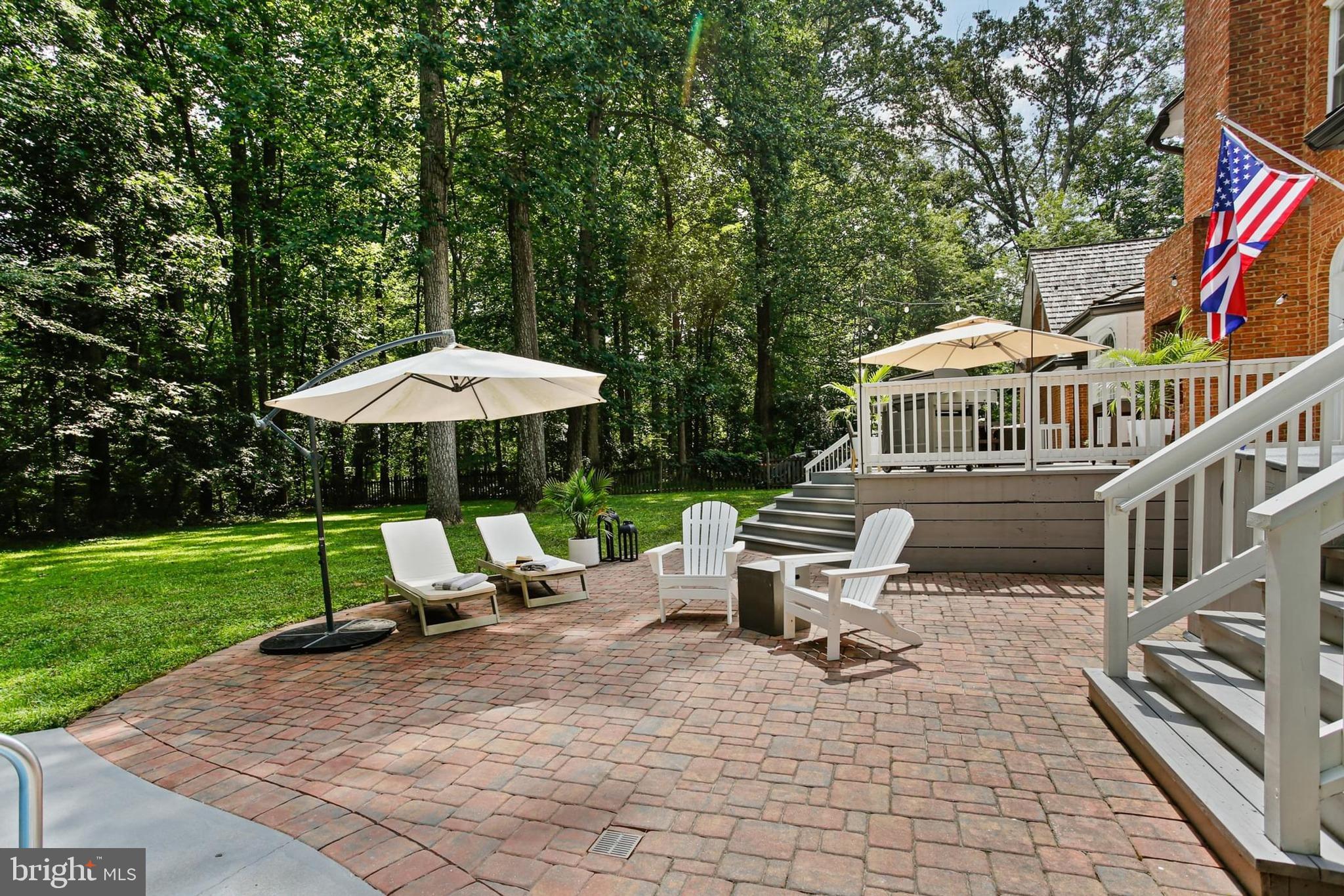 TRIADELPHIA WOODS - Residential