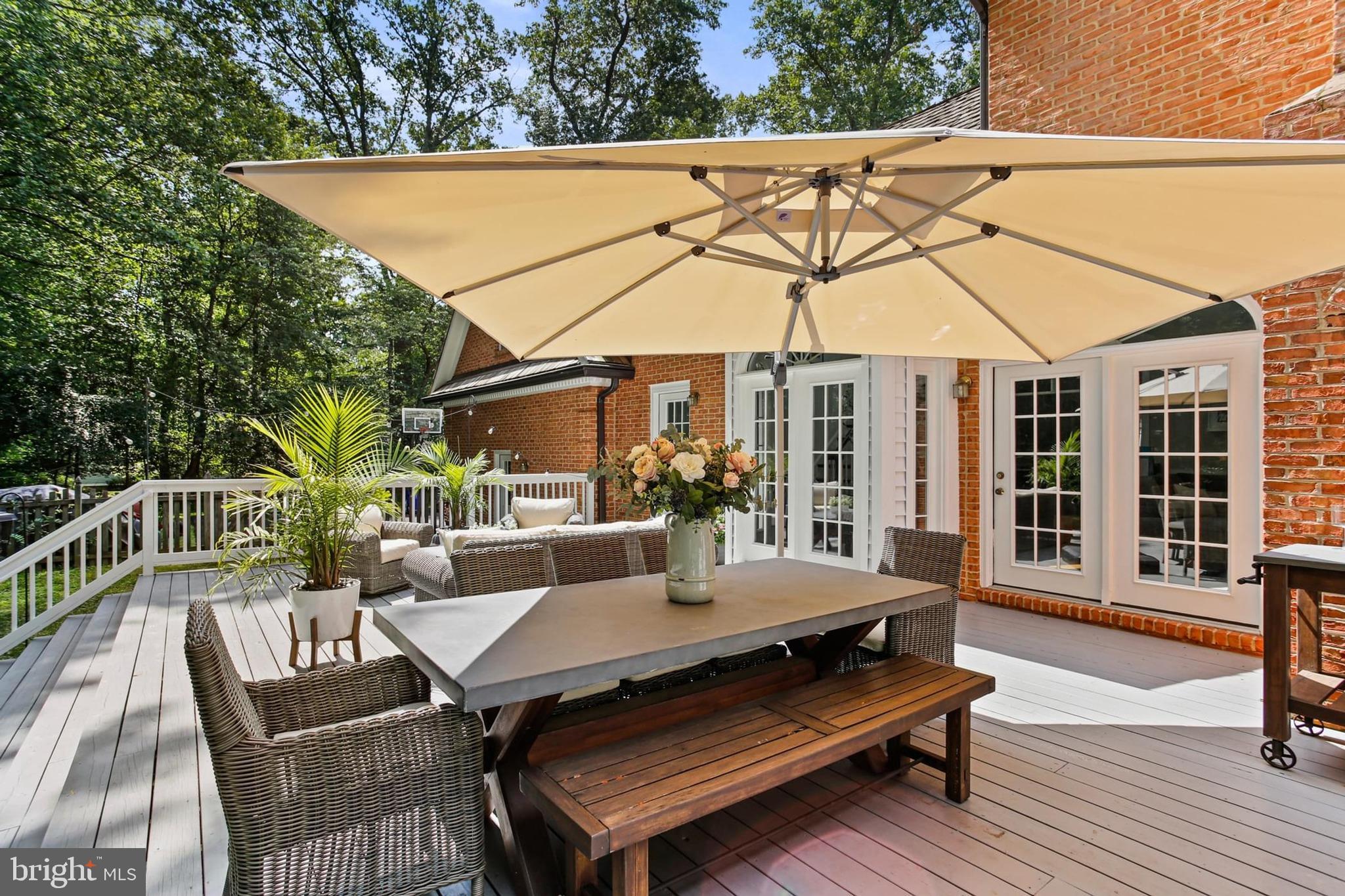 TRIADELPHIA WOODS - Residential