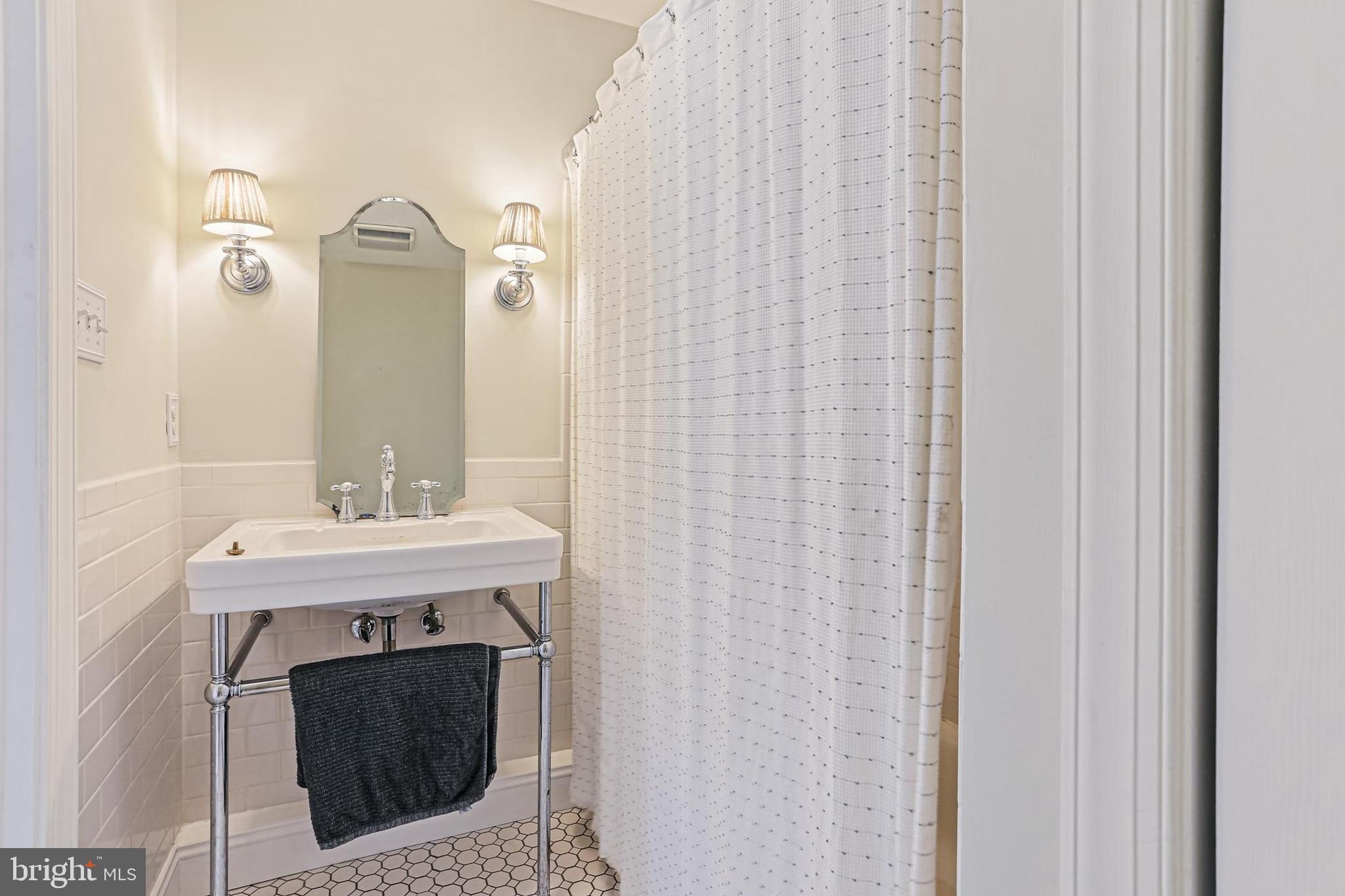 TRIADELPHIA WOODS - Residential