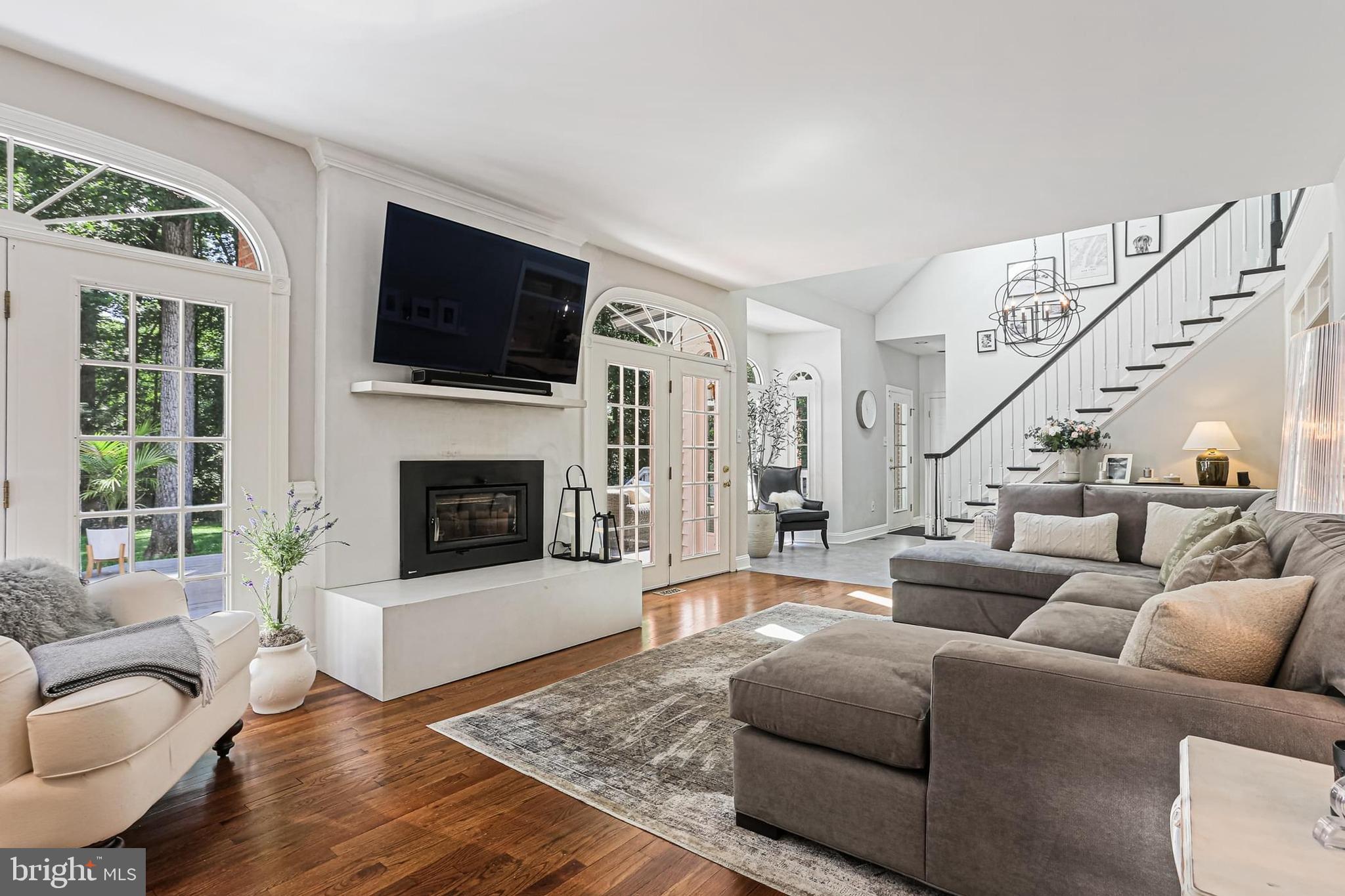 TRIADELPHIA WOODS - Residential