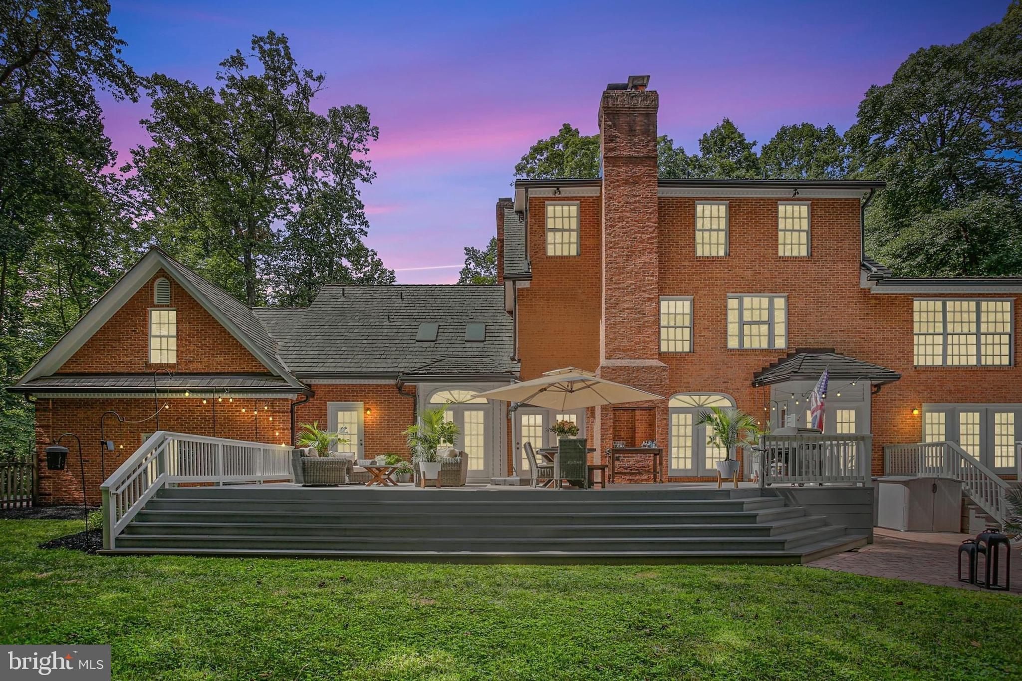 TRIADELPHIA WOODS - Residential