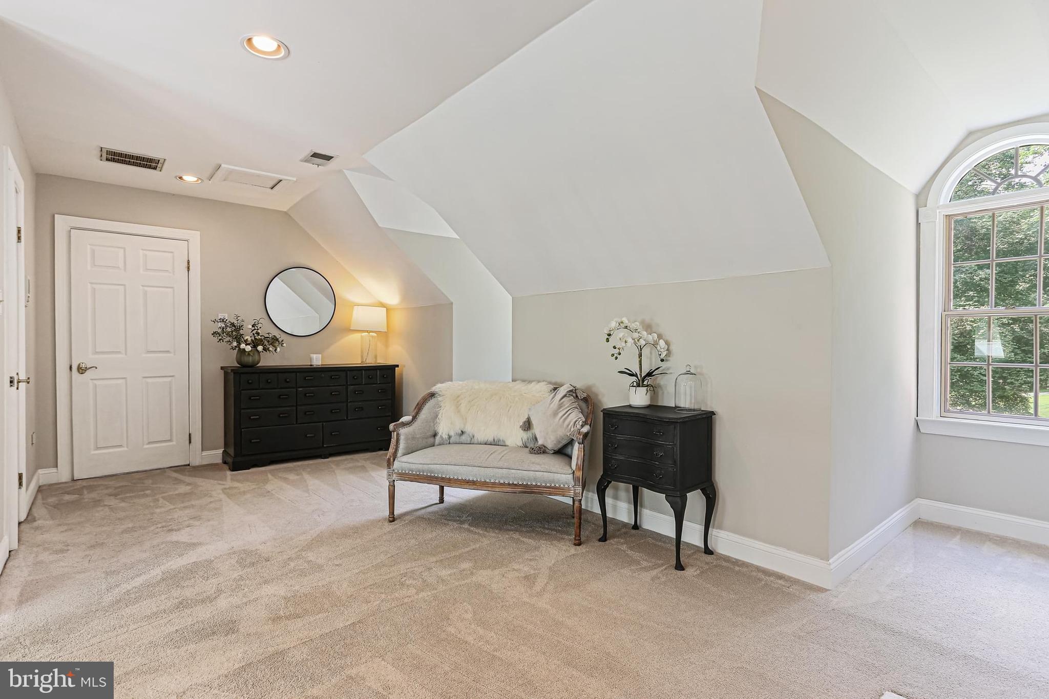 TRIADELPHIA WOODS - Residential