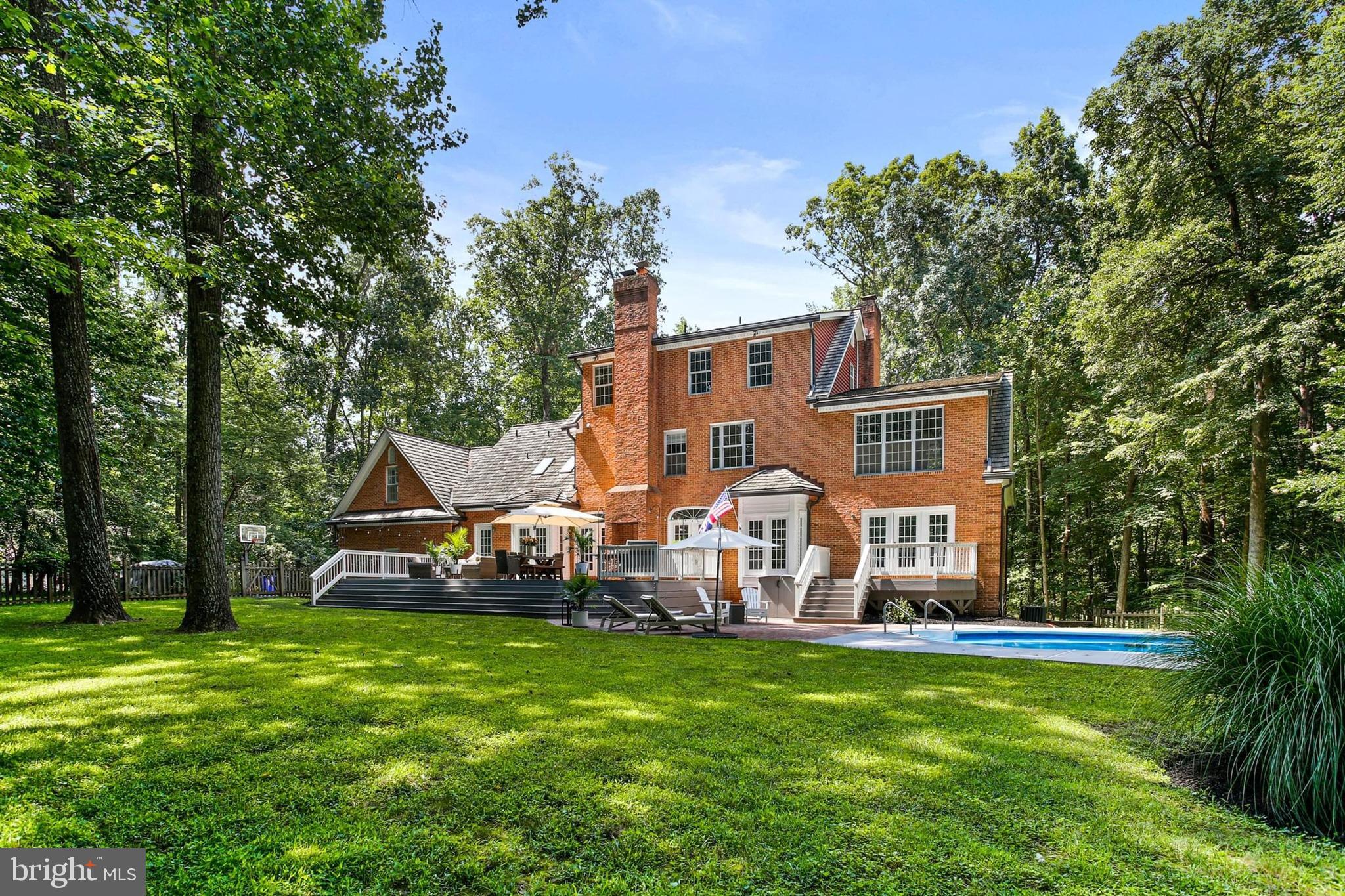 TRIADELPHIA WOODS - Residential