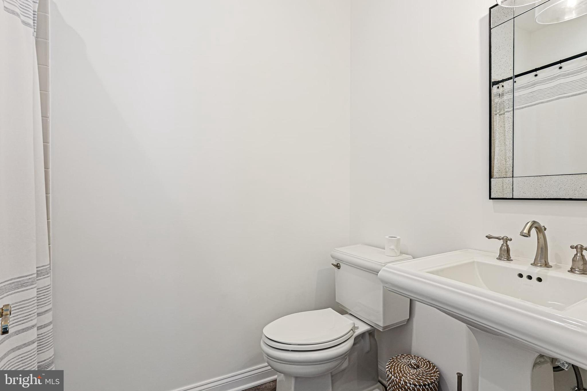 TRIADELPHIA WOODS - Residential