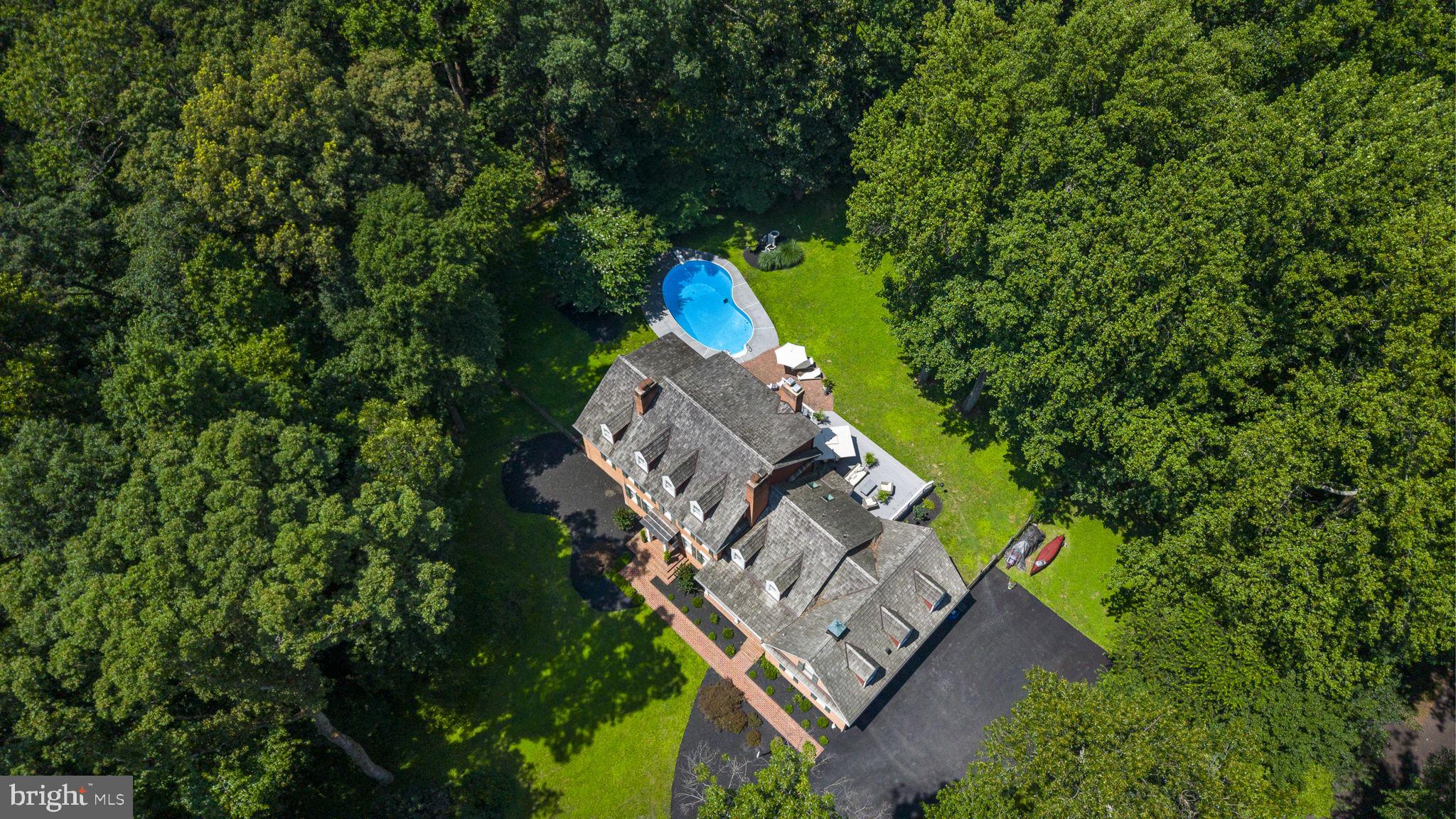 TRIADELPHIA WOODS - Residential