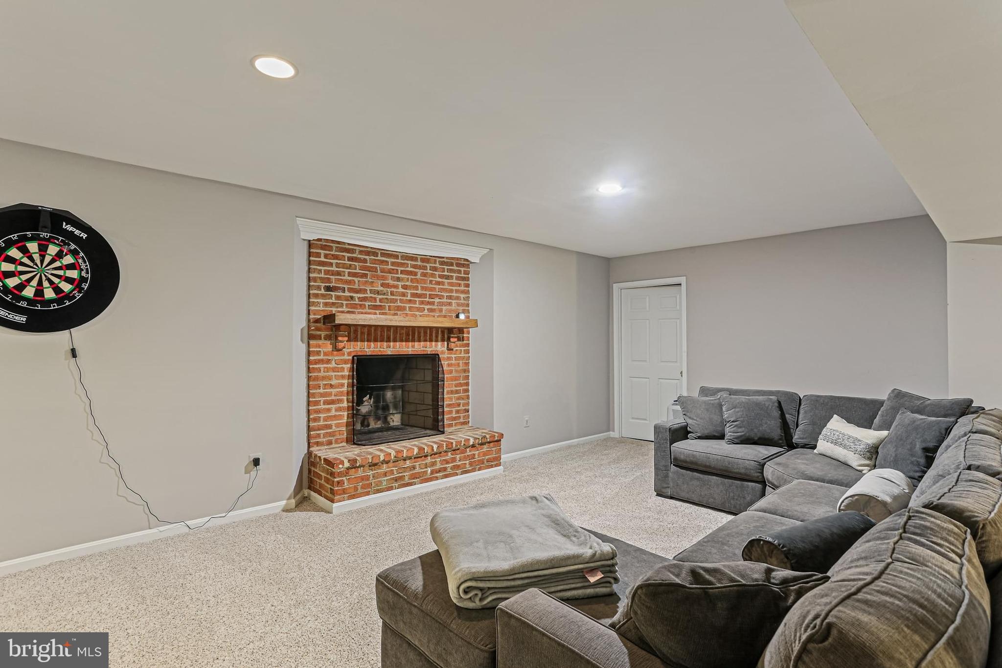 TRIADELPHIA WOODS - Residential