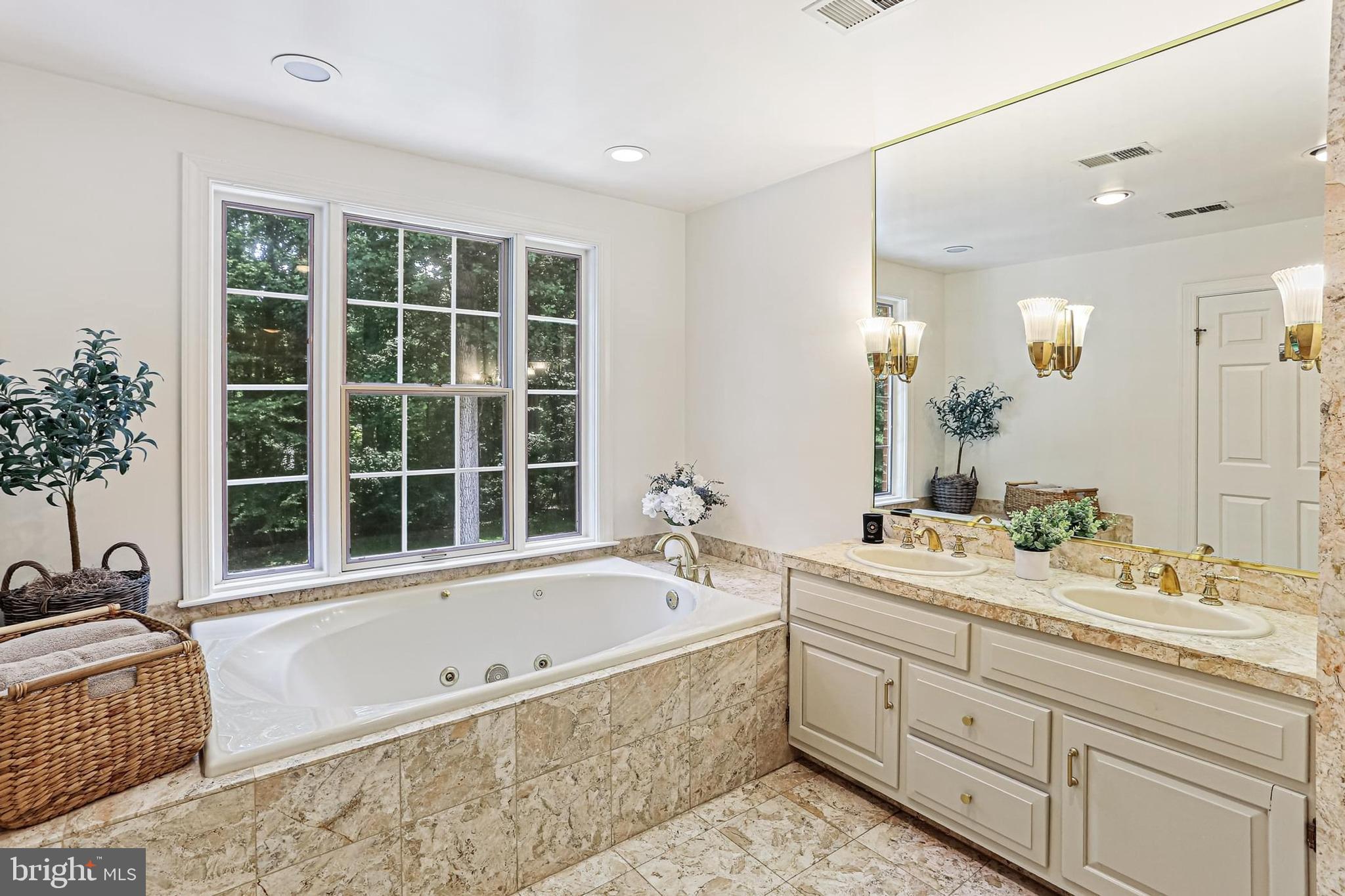 TRIADELPHIA WOODS - Residential