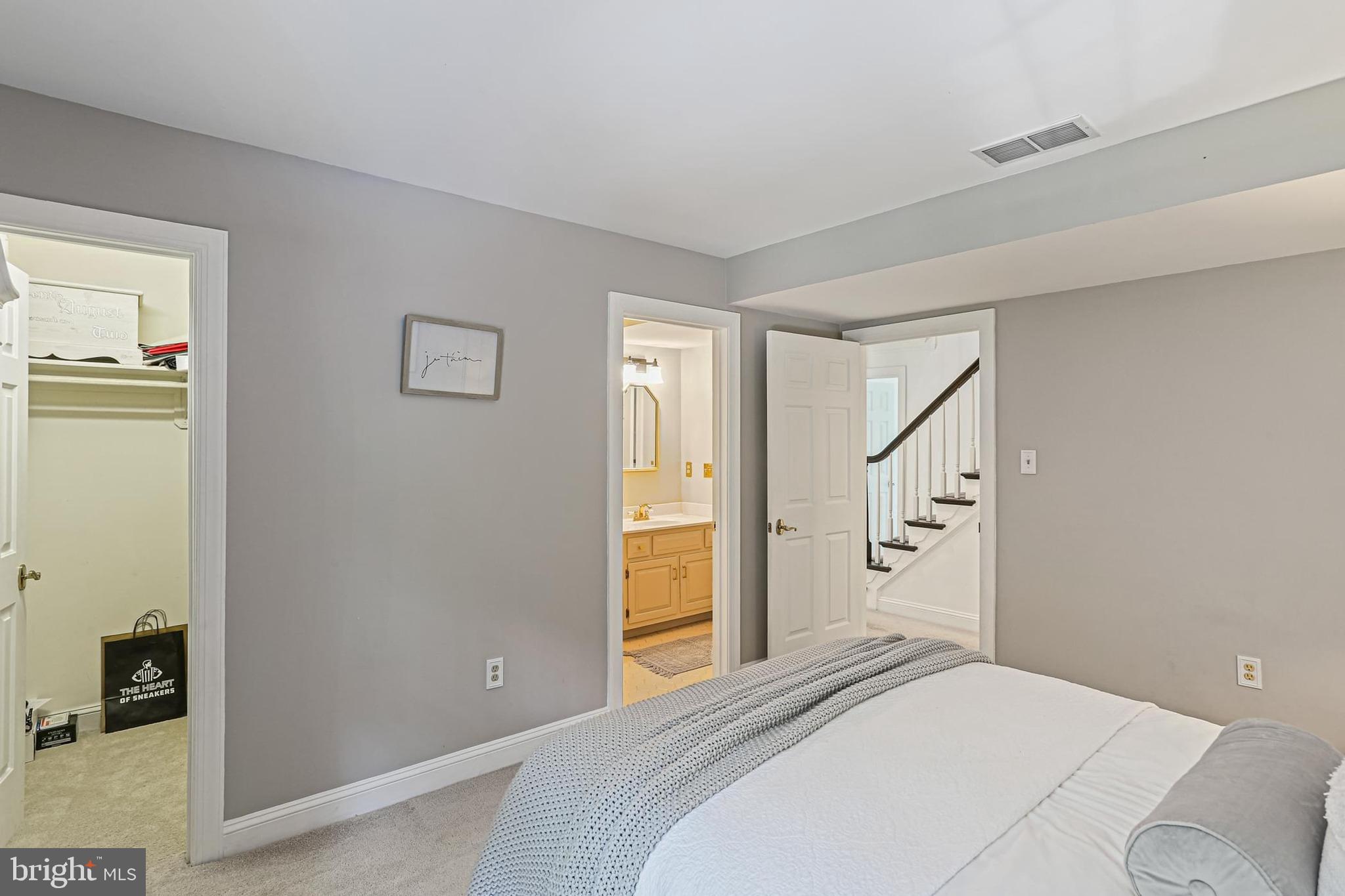 TRIADELPHIA WOODS - Residential