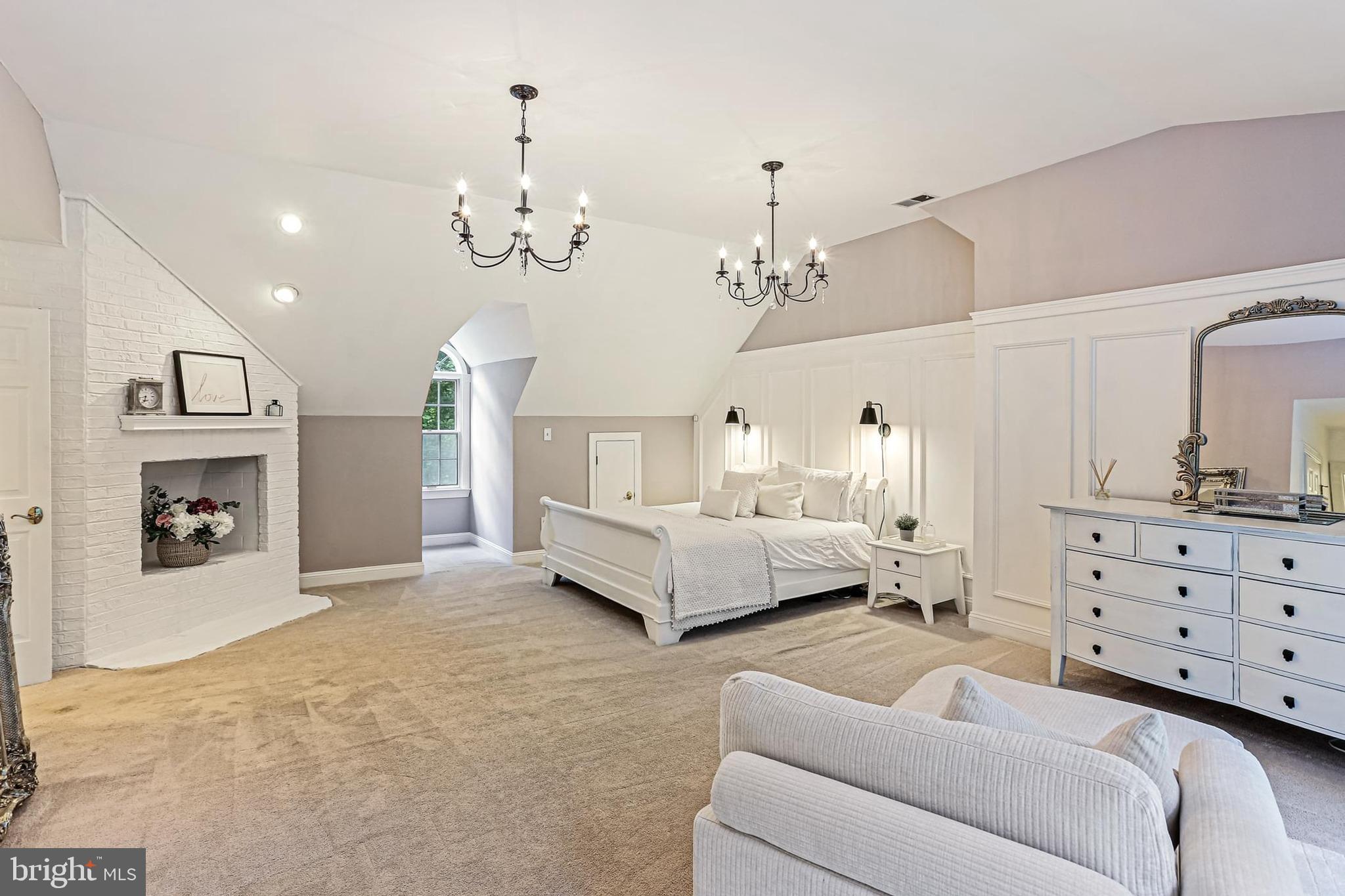 TRIADELPHIA WOODS - Residential