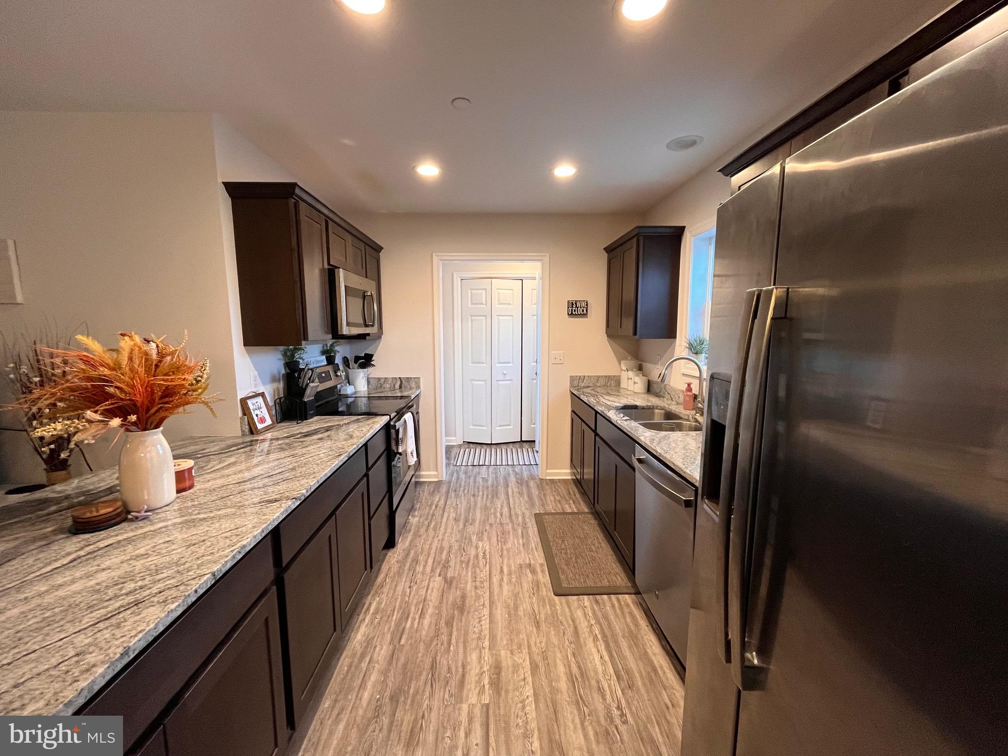 ARCADIA VILLAGE - Residential