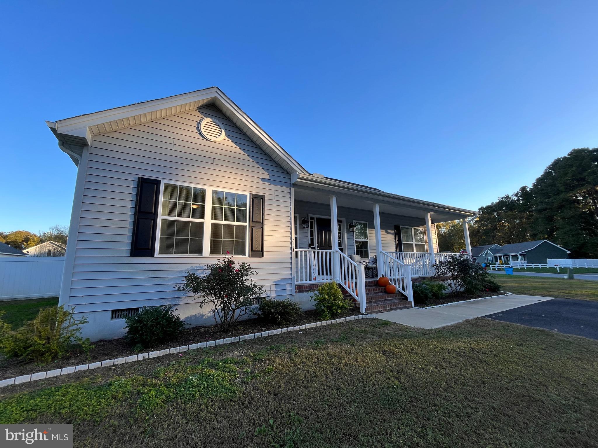 ARCADIA VILLAGE - Residential