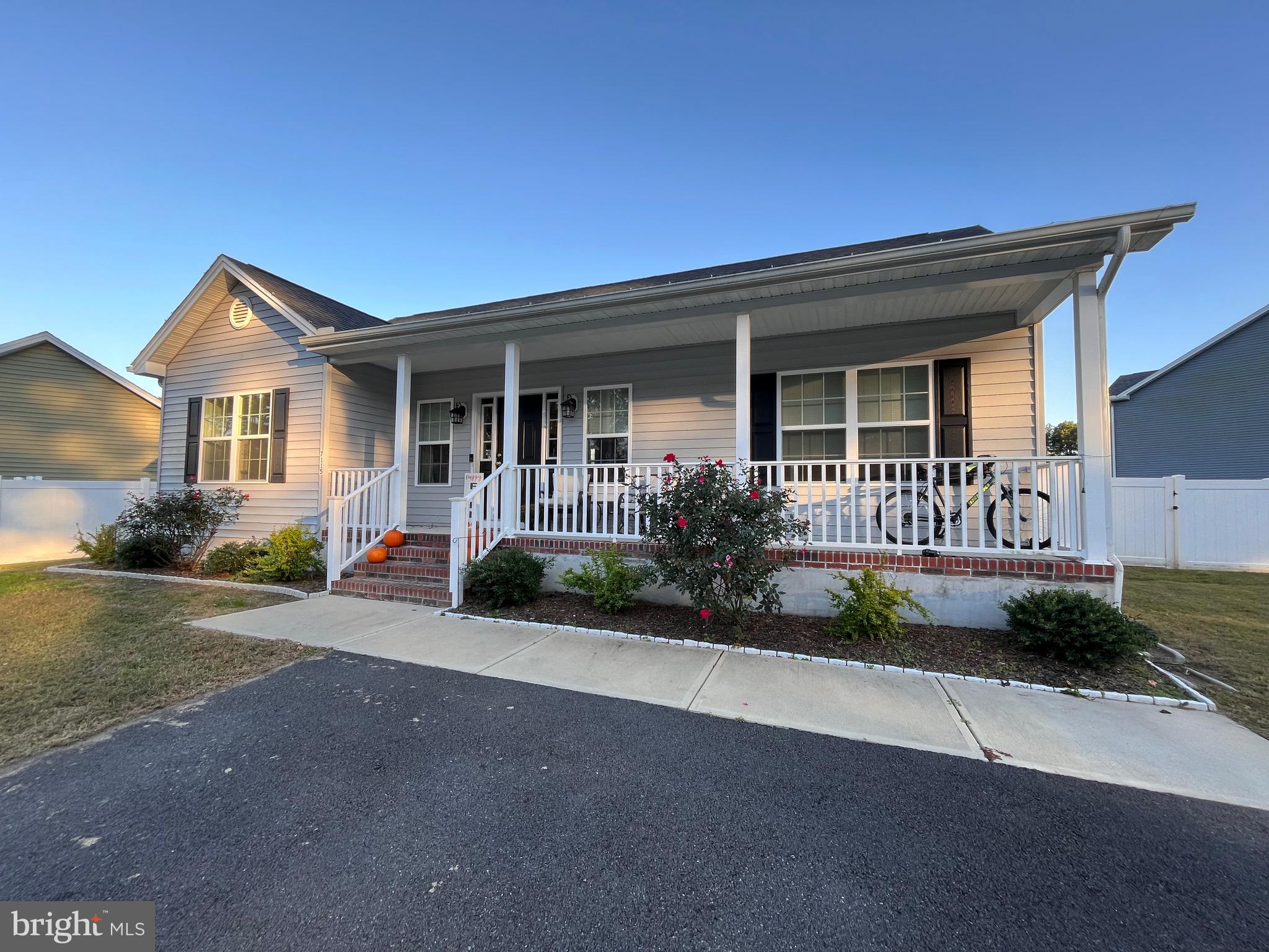 ARCADIA VILLAGE - Residential