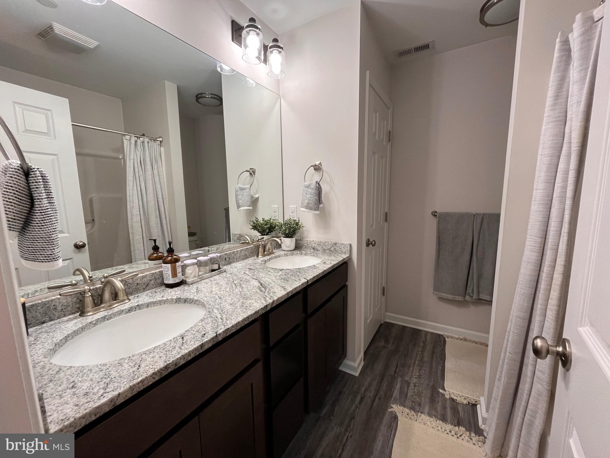 ARCADIA VILLAGE - Residential