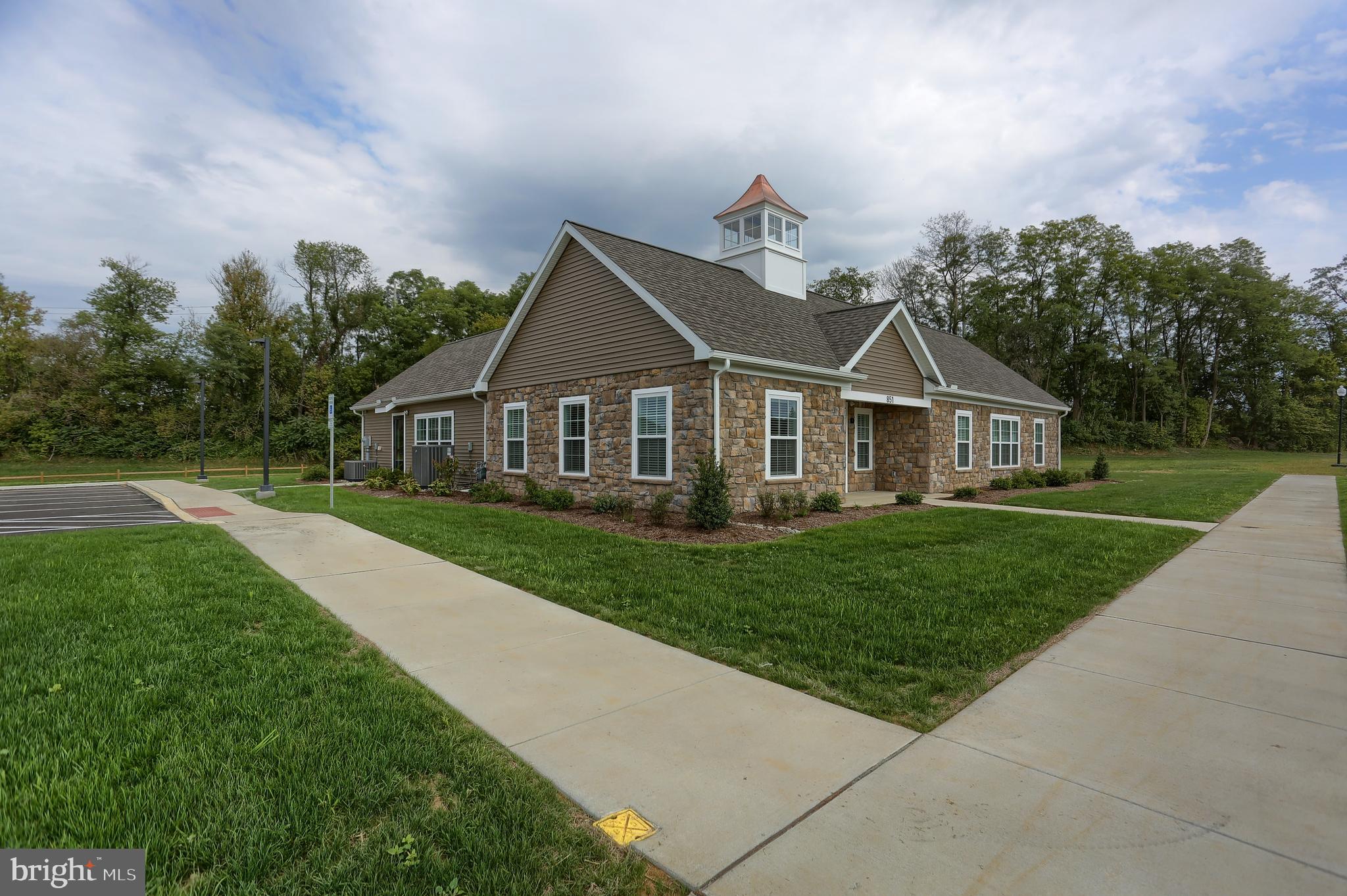 TRAIL SIDE - Residential
