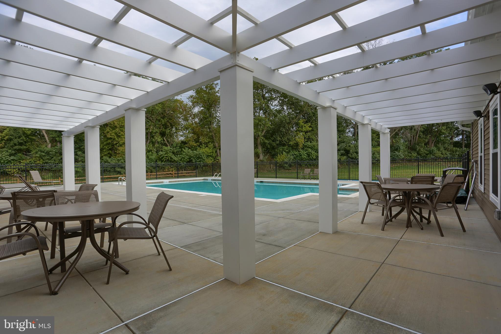 TRAIL SIDE - Residential