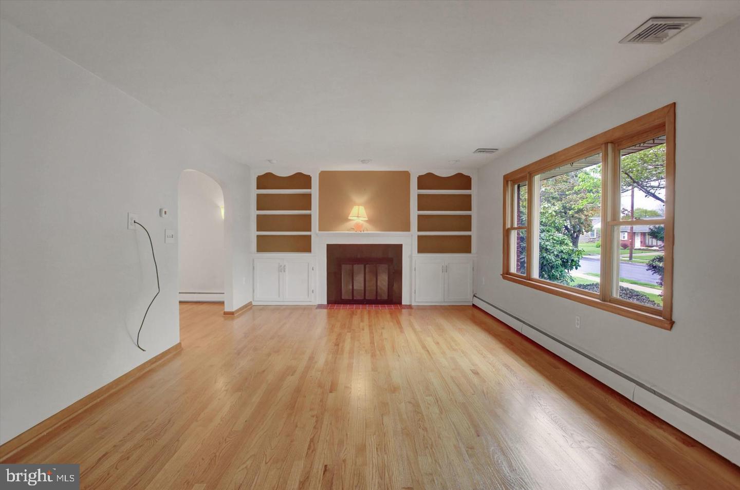 212 E WALNUT STREET