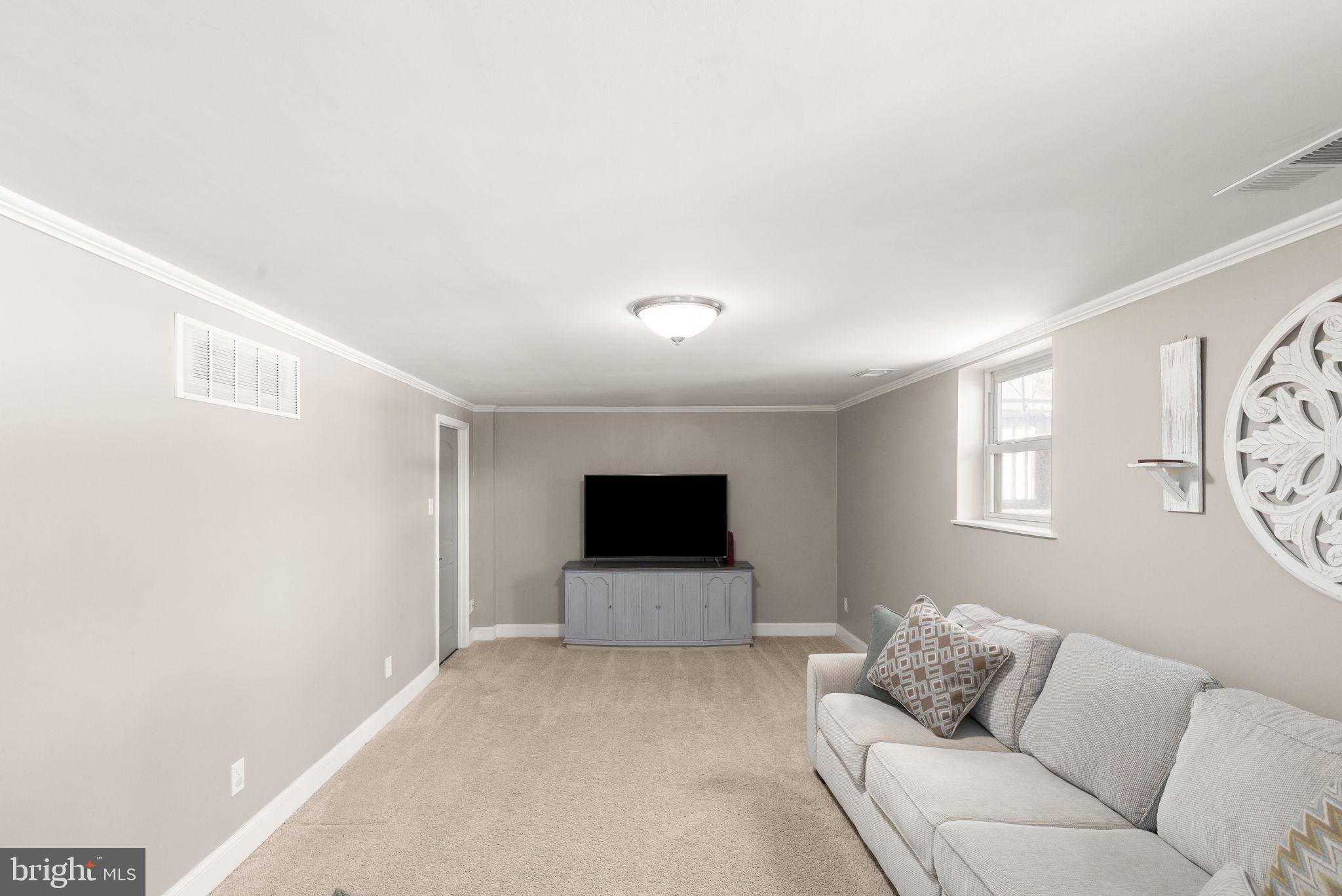 NORTHAMPTON - Residential