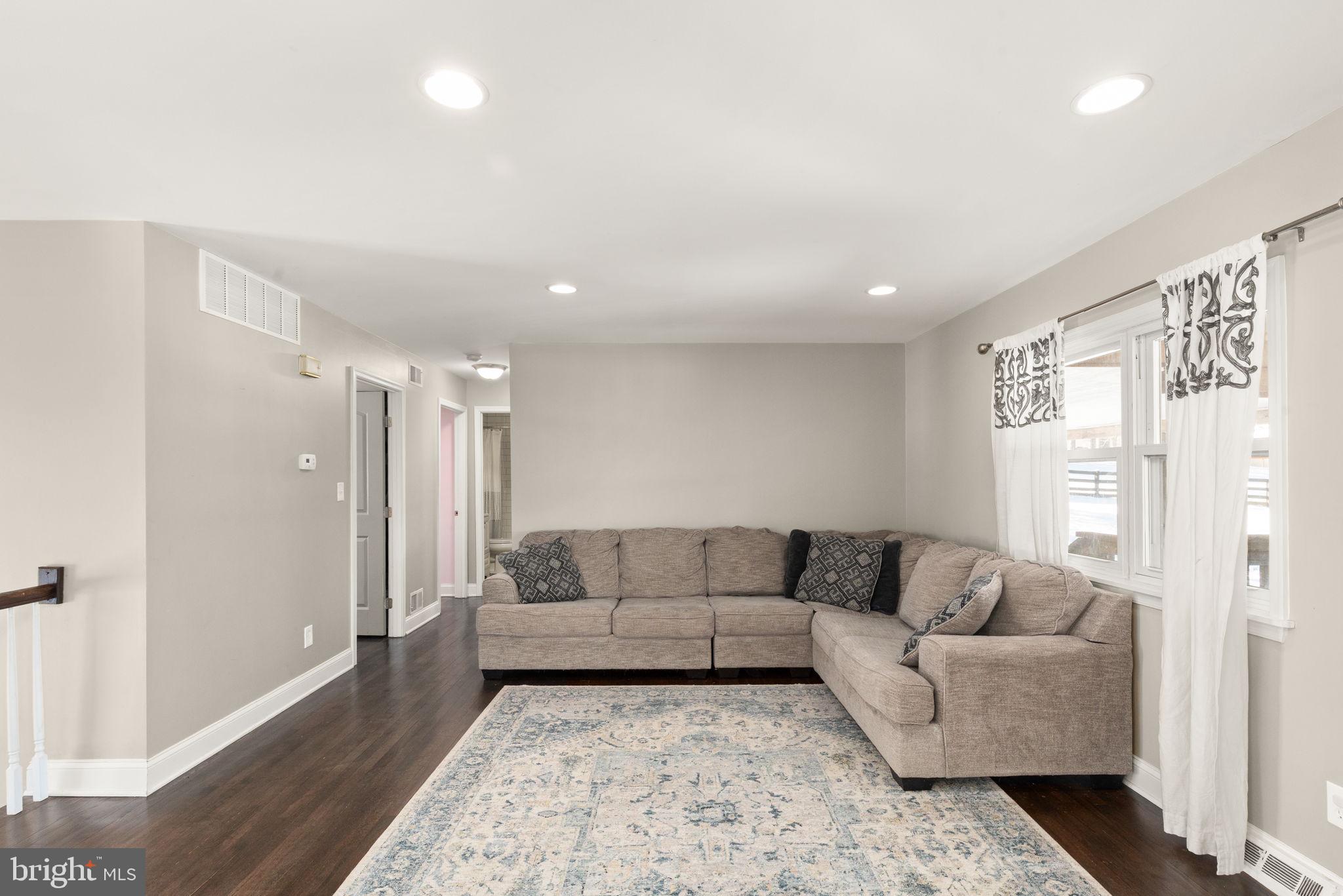 NORTHAMPTON - Residential