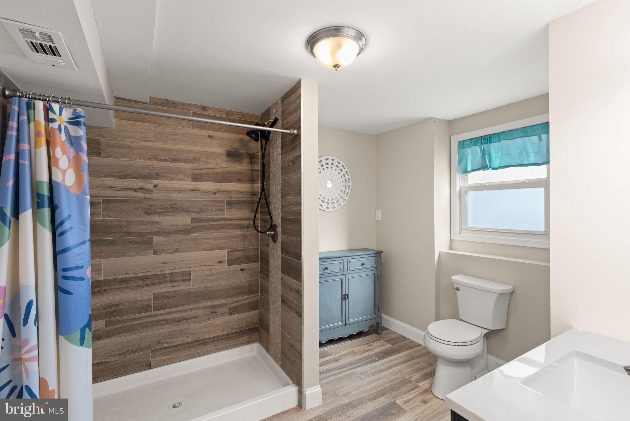 NORTHAMPTON - Residential