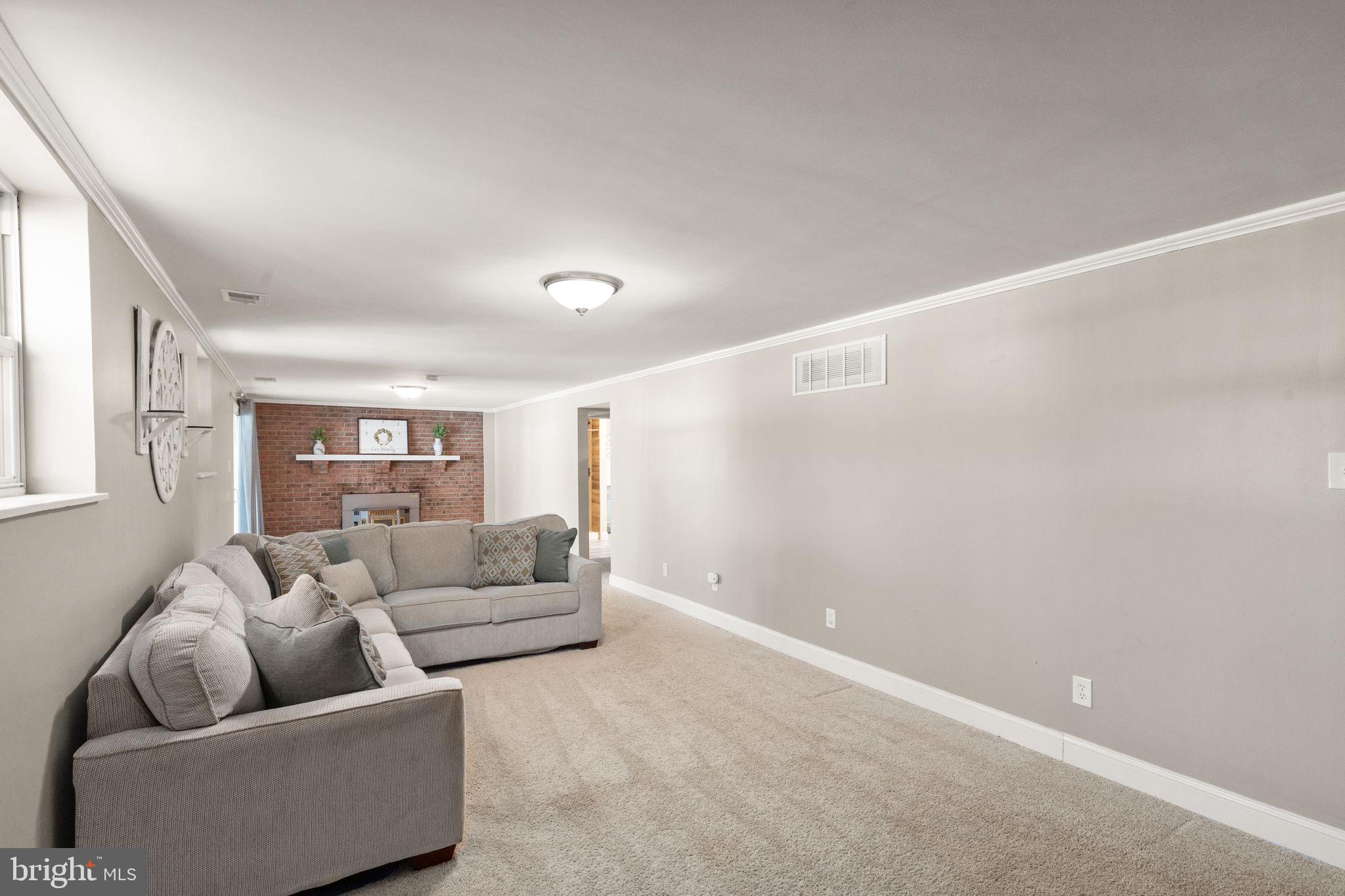 NORTHAMPTON - Residential