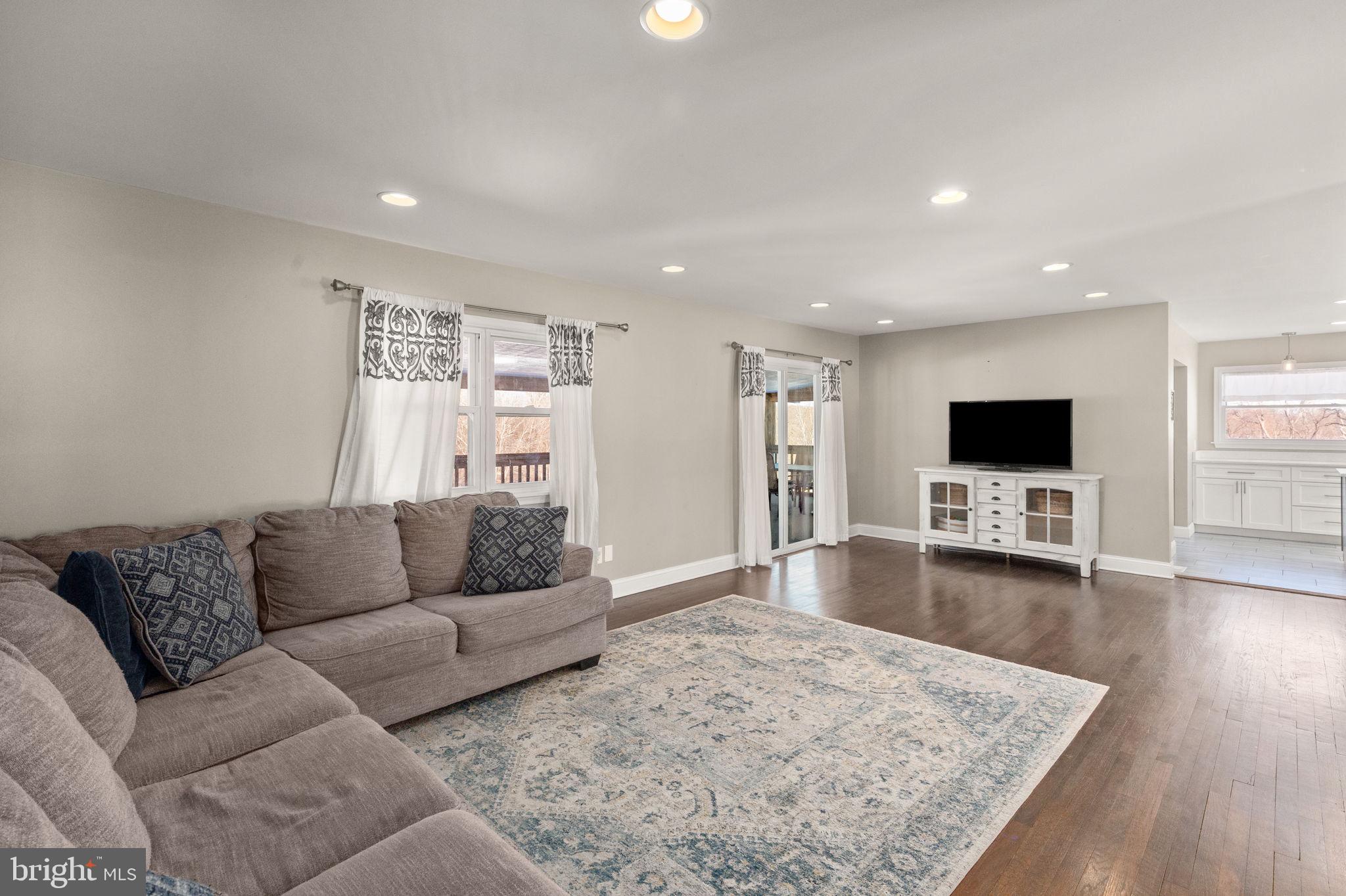 NORTHAMPTON - Residential