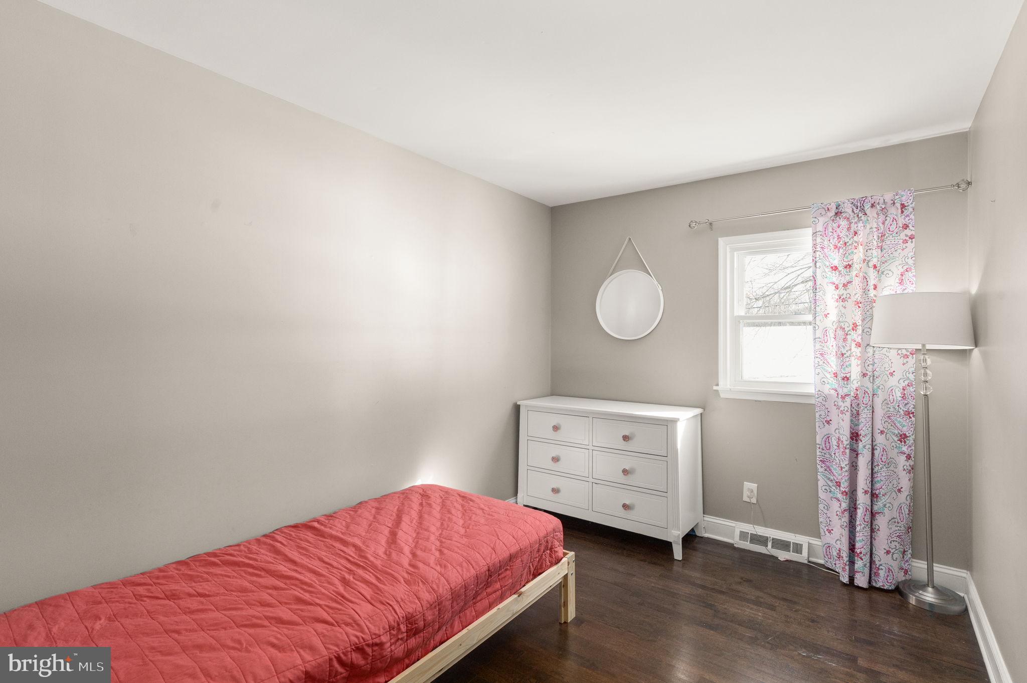 NORTHAMPTON - Residential