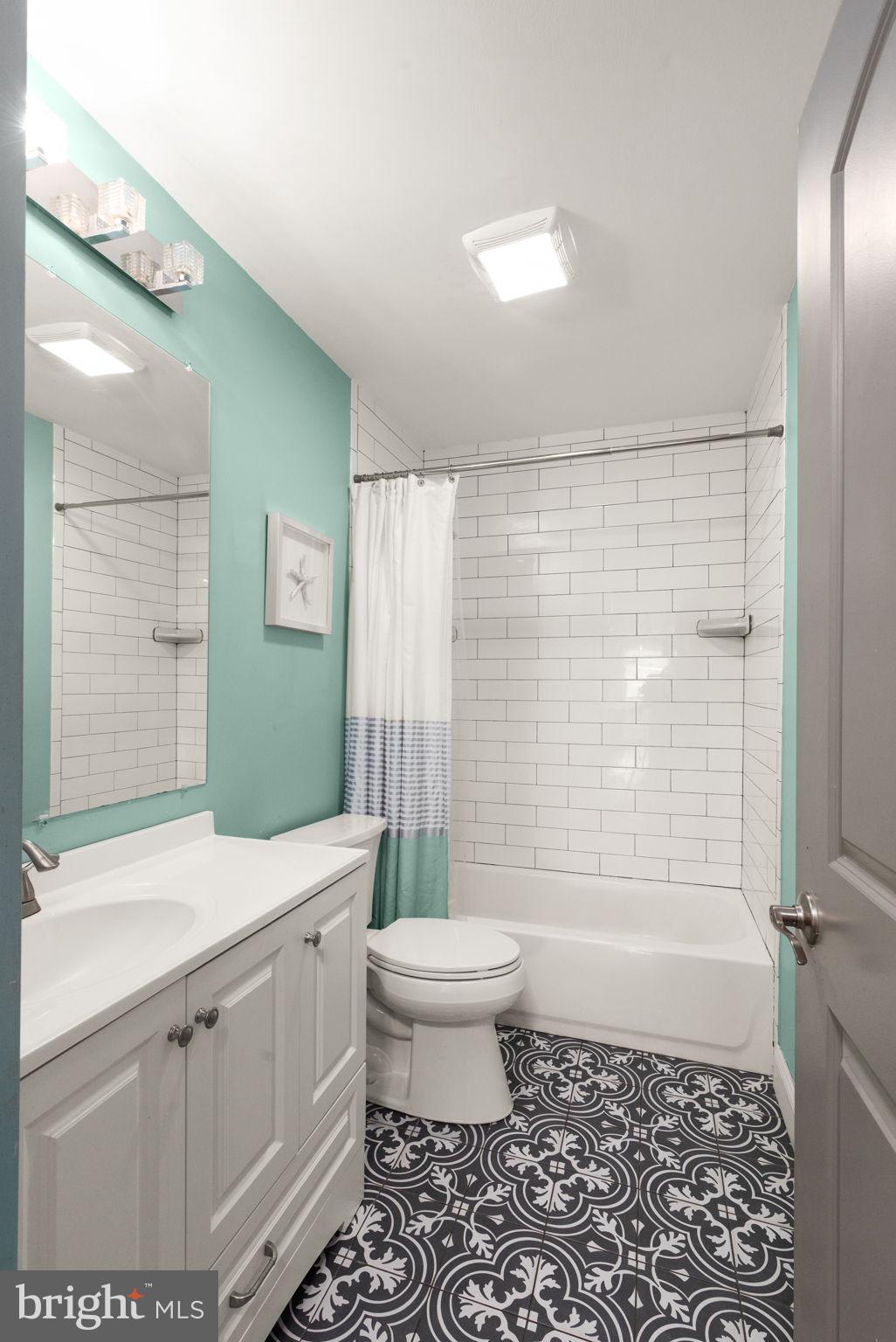 NORTHAMPTON - Residential