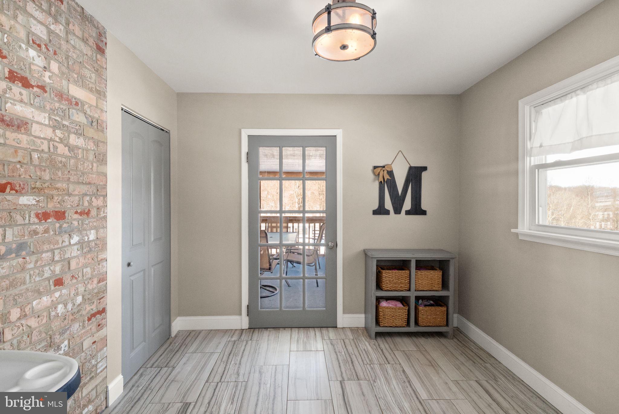 NORTHAMPTON - Residential