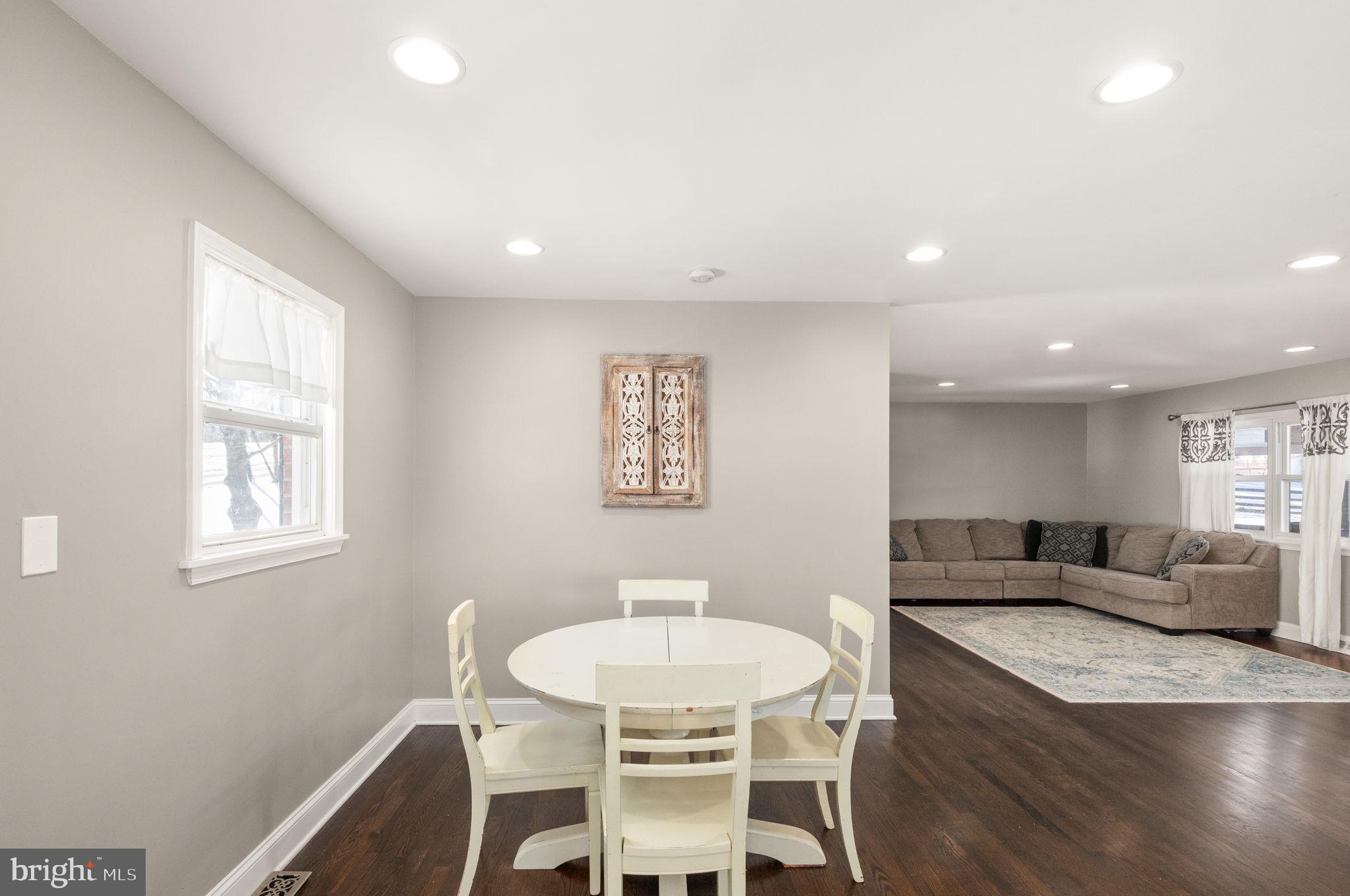 NORTHAMPTON - Residential