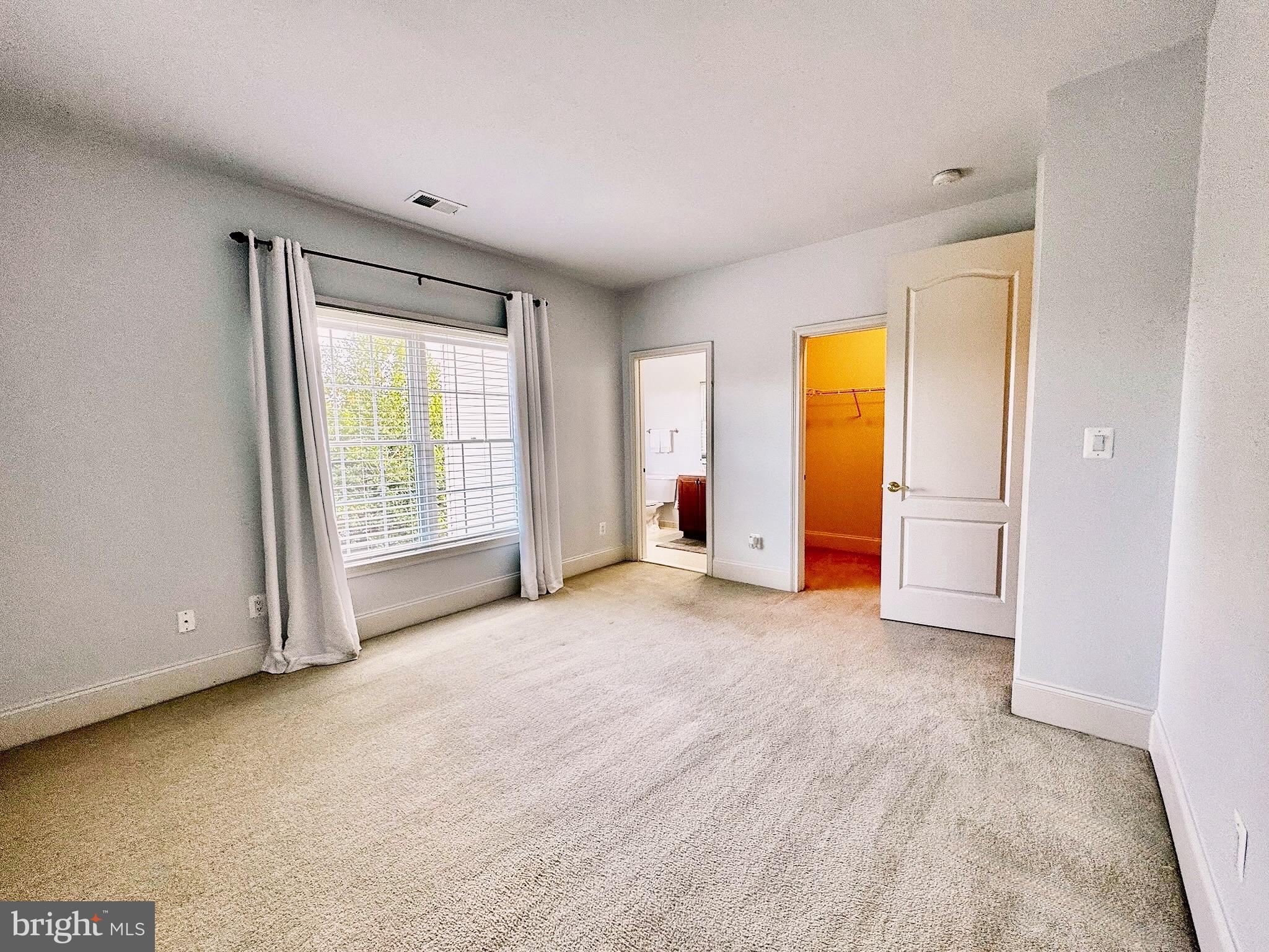 LOUDOUN VALLEY ESTATES - Residential