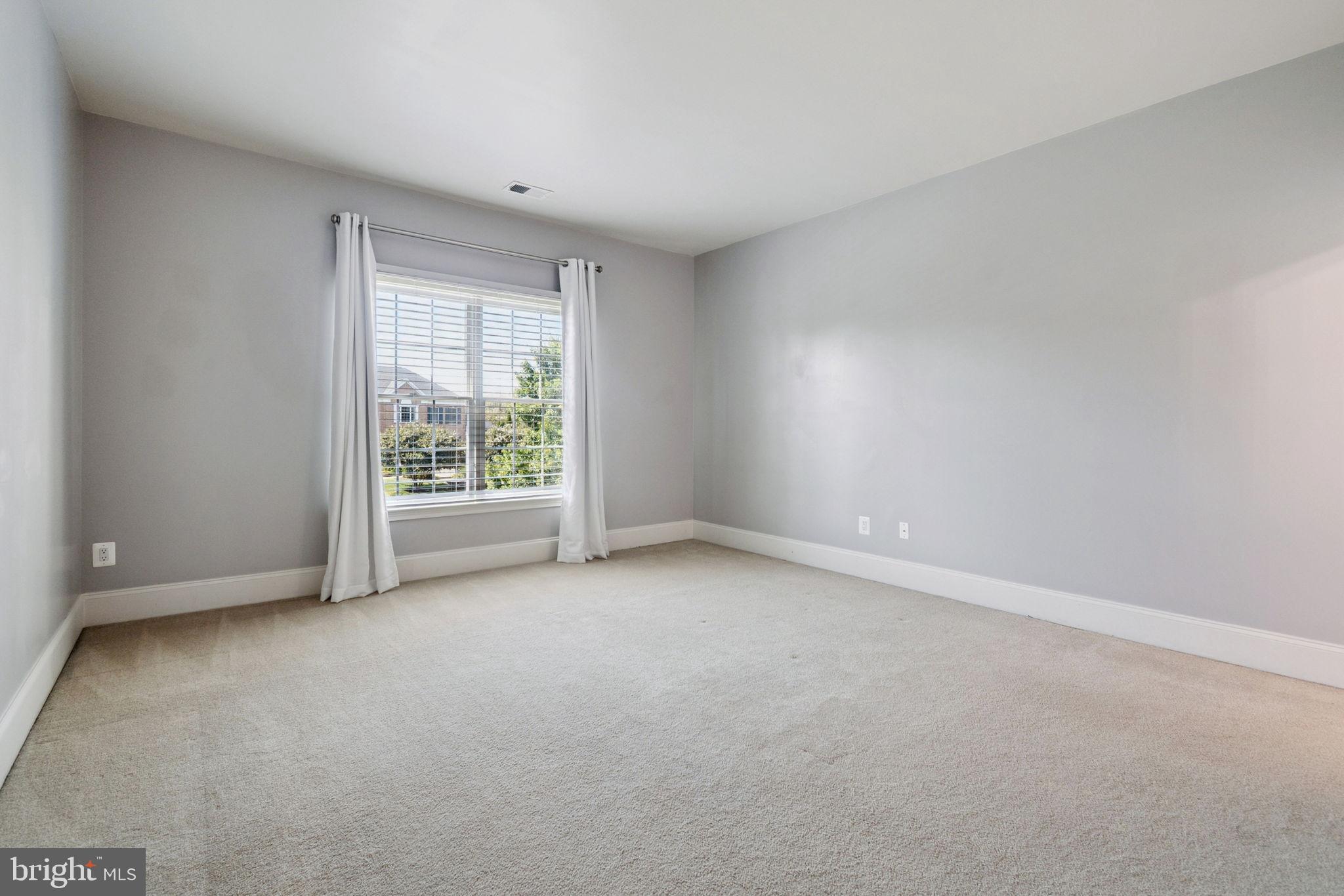 LOUDOUN VALLEY ESTATES - Residential