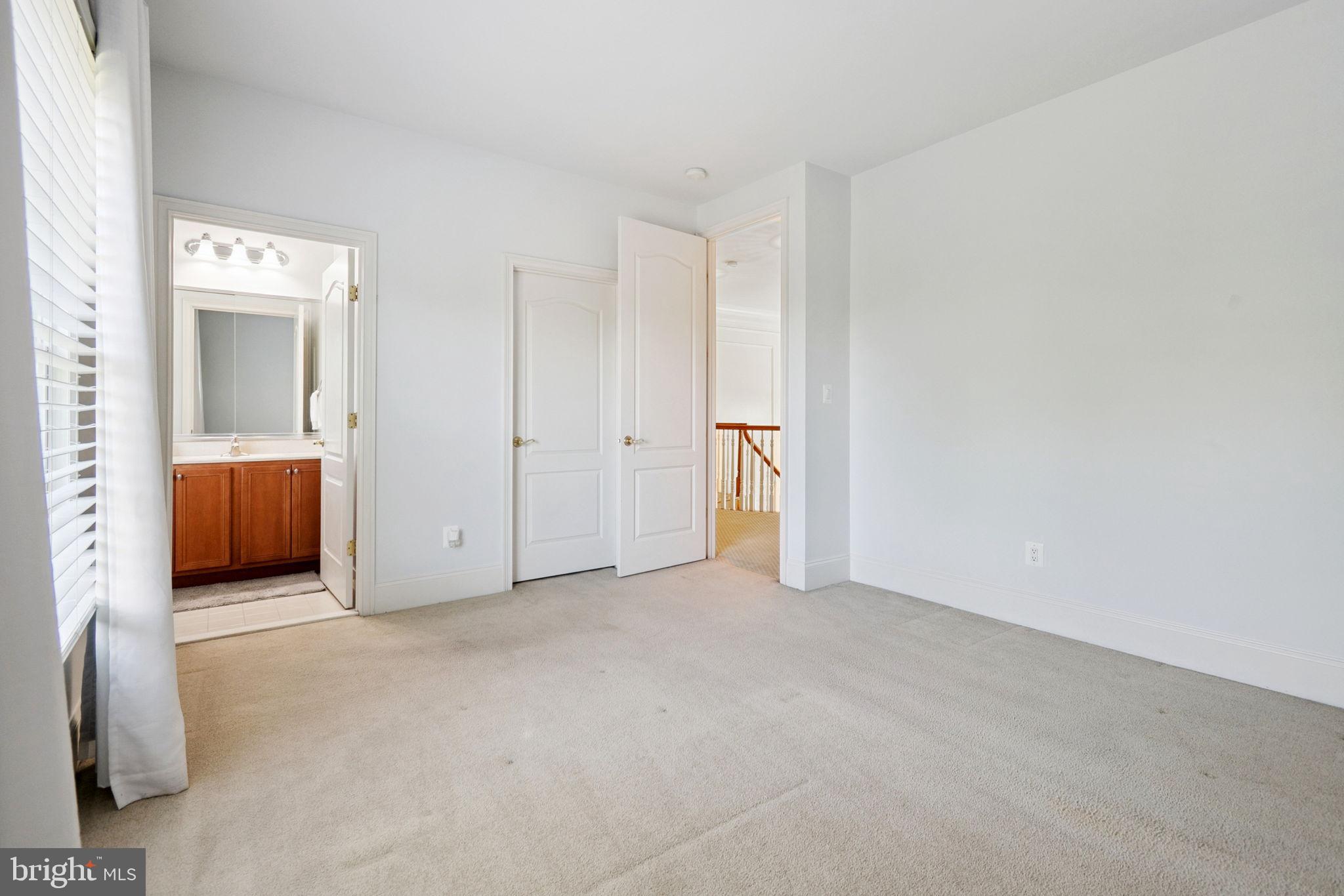 LOUDOUN VALLEY ESTATES - Residential