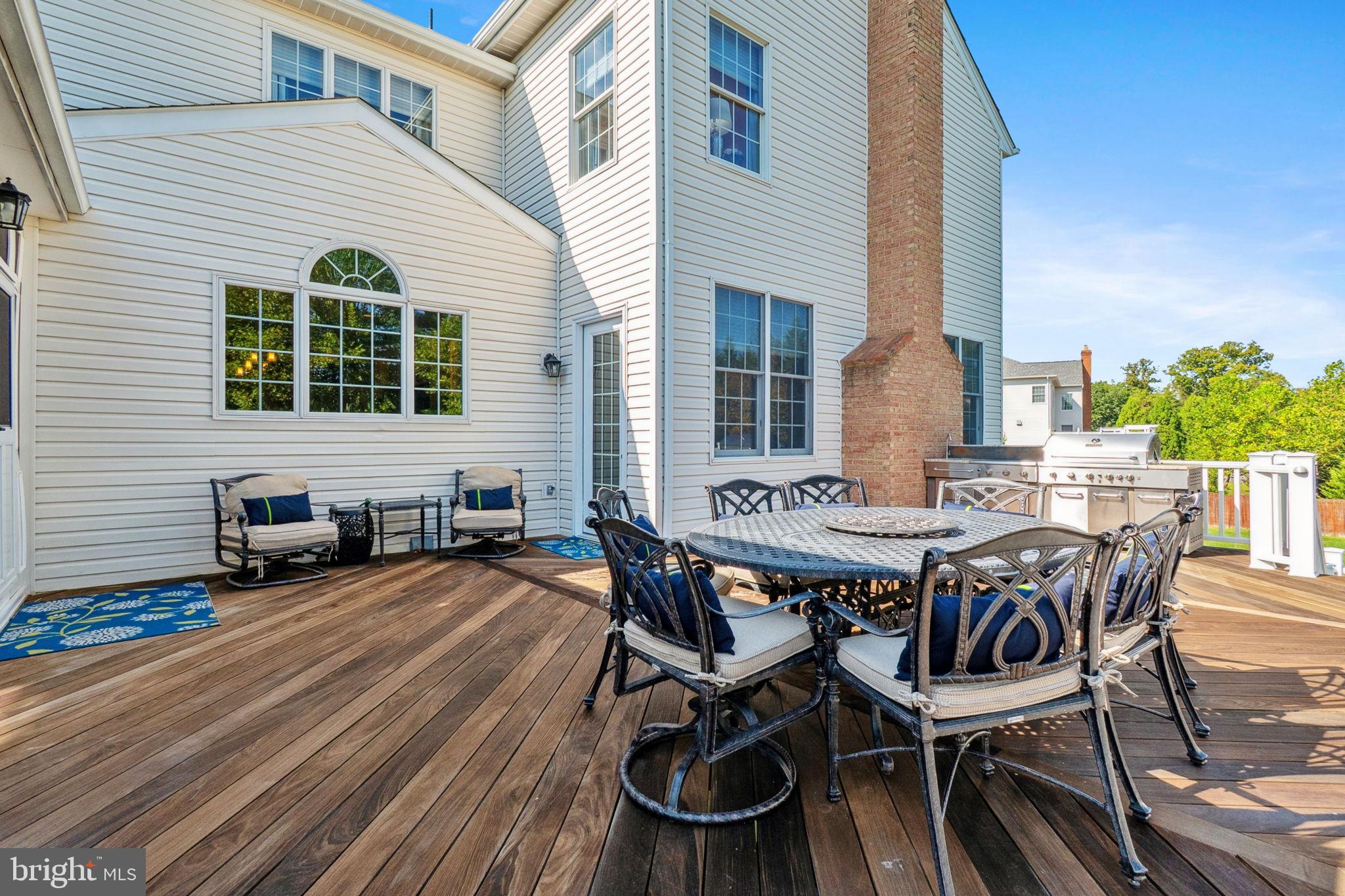 LOUDOUN VALLEY ESTATES - Residential