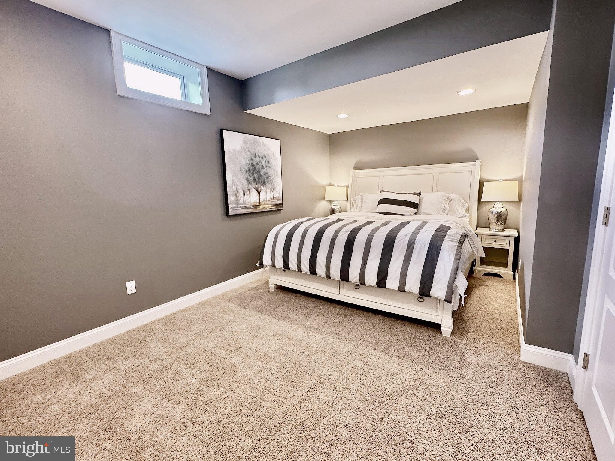 LOUDOUN VALLEY ESTATES - Residential