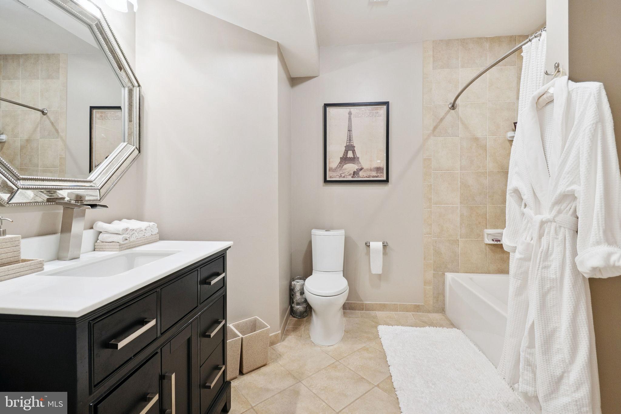 LOUDOUN VALLEY ESTATES - Residential