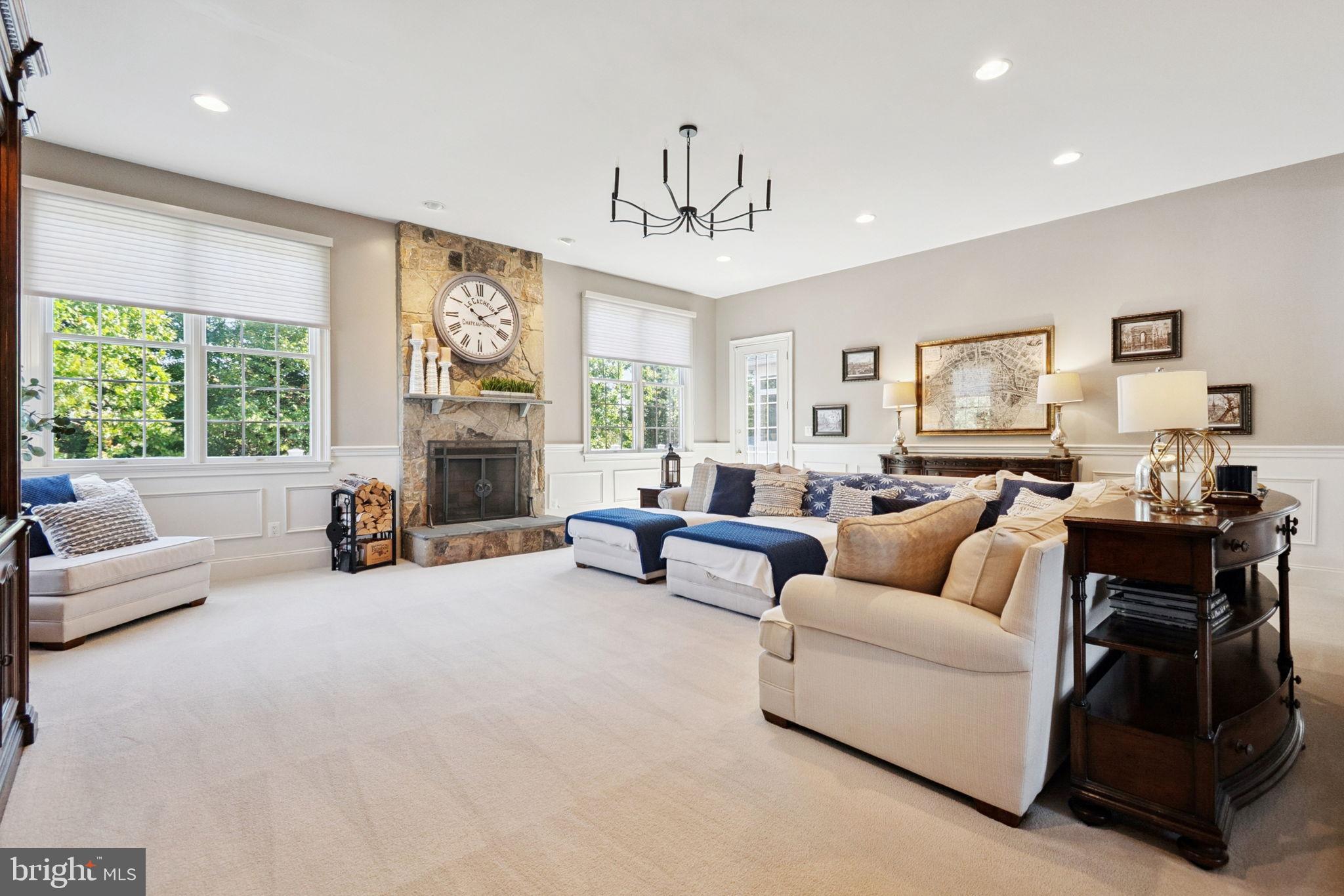 LOUDOUN VALLEY ESTATES - Residential