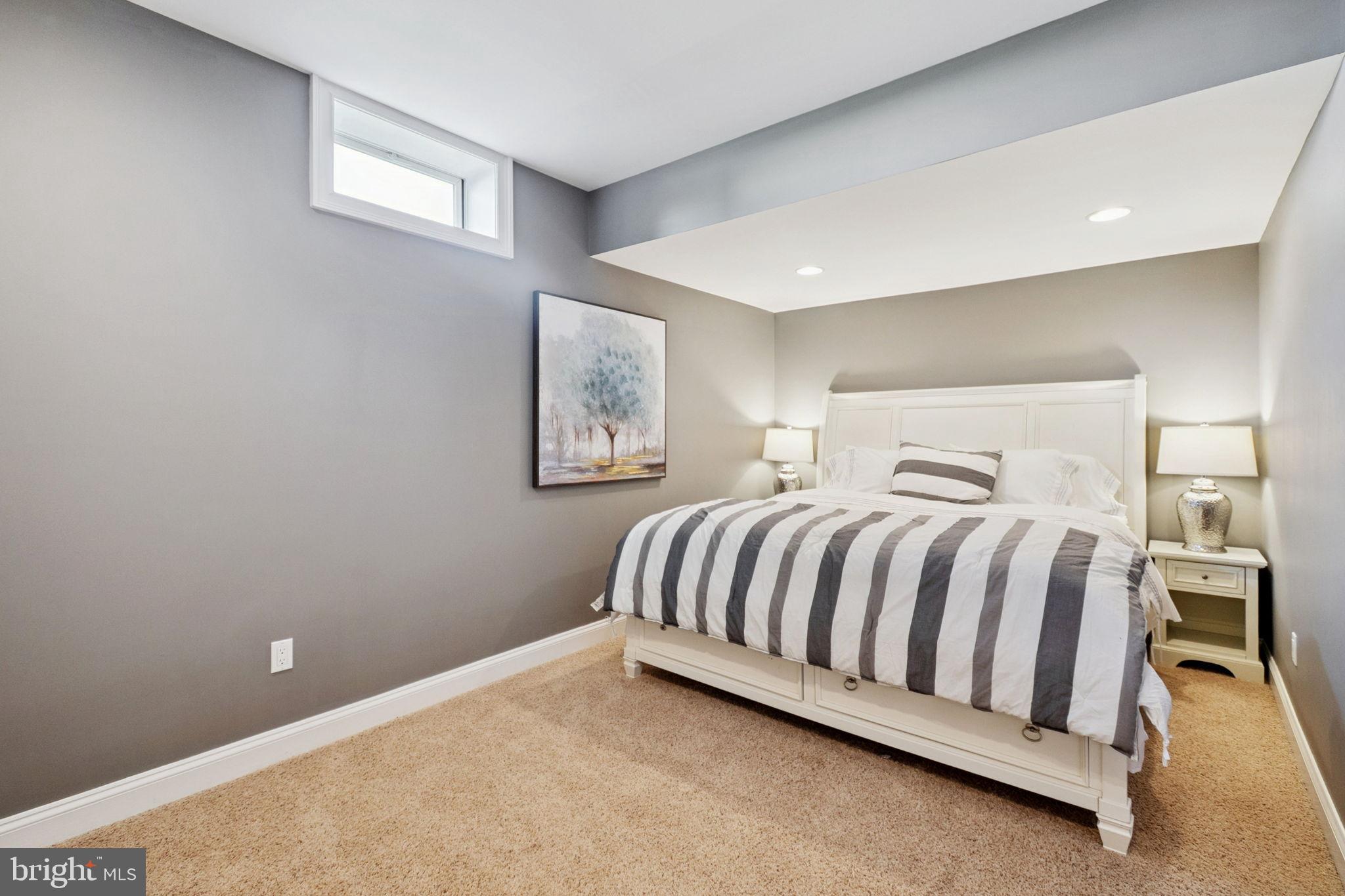 LOUDOUN VALLEY ESTATES - Residential