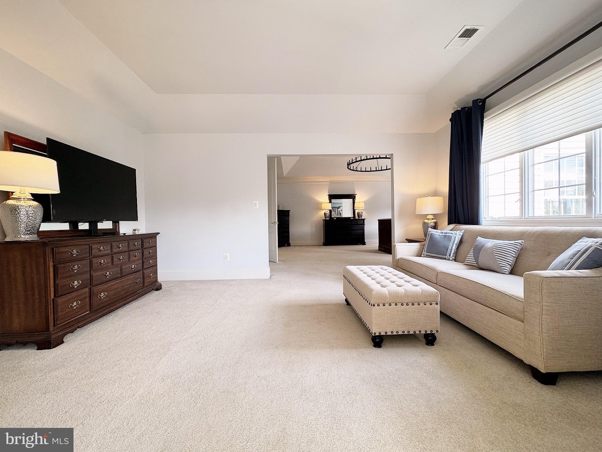 LOUDOUN VALLEY ESTATES - Residential