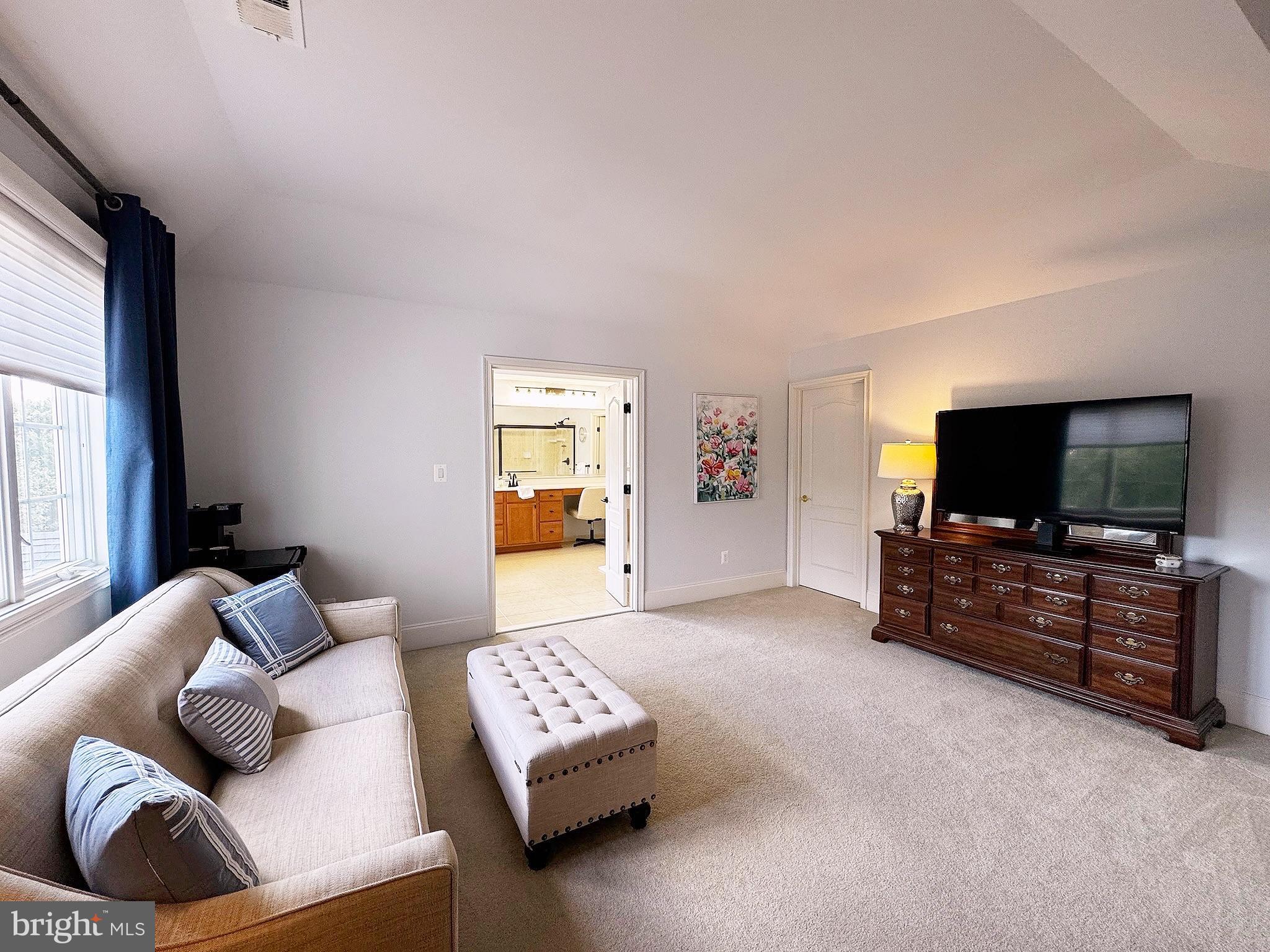 LOUDOUN VALLEY ESTATES - Residential