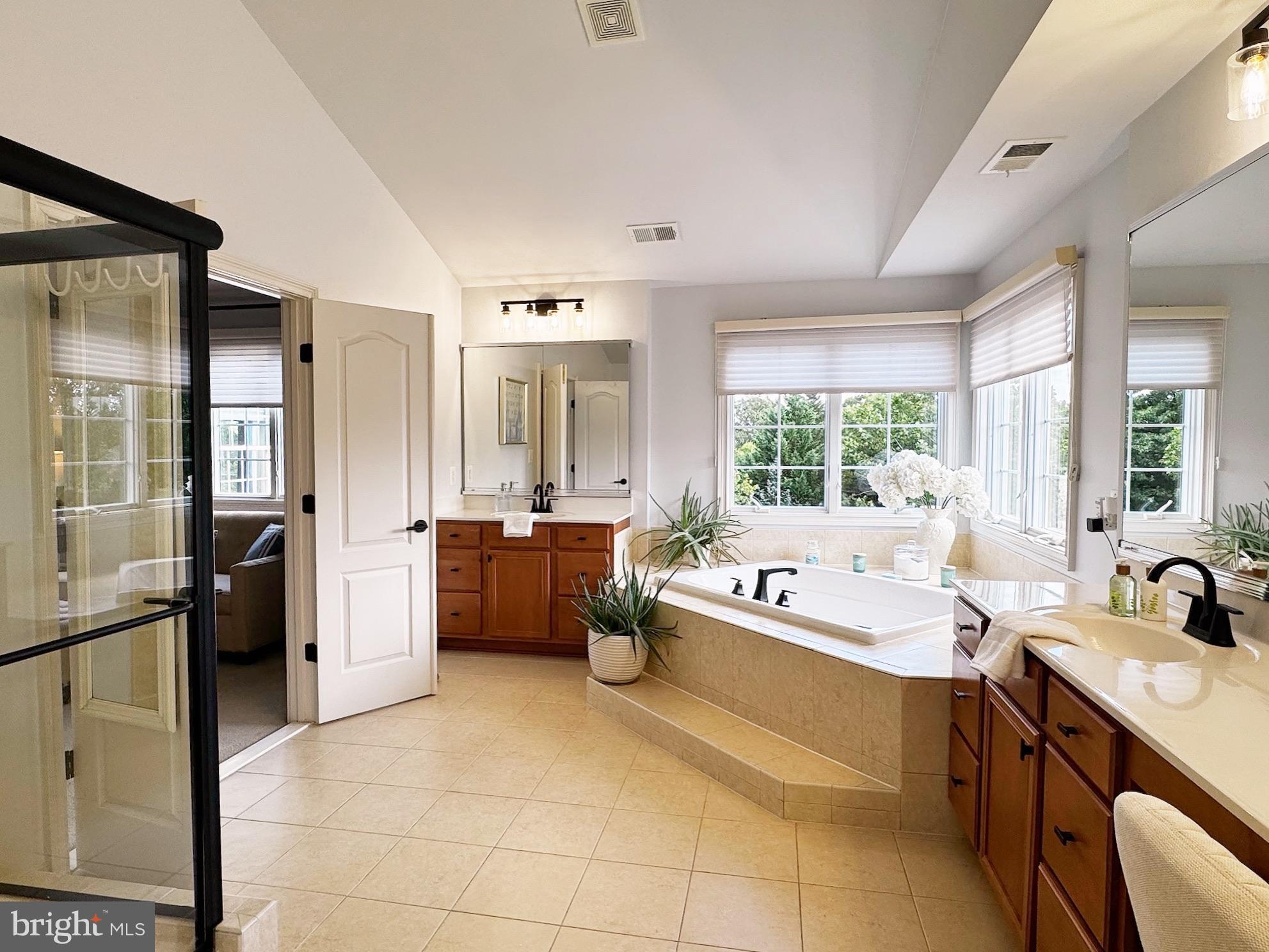 LOUDOUN VALLEY ESTATES - Residential